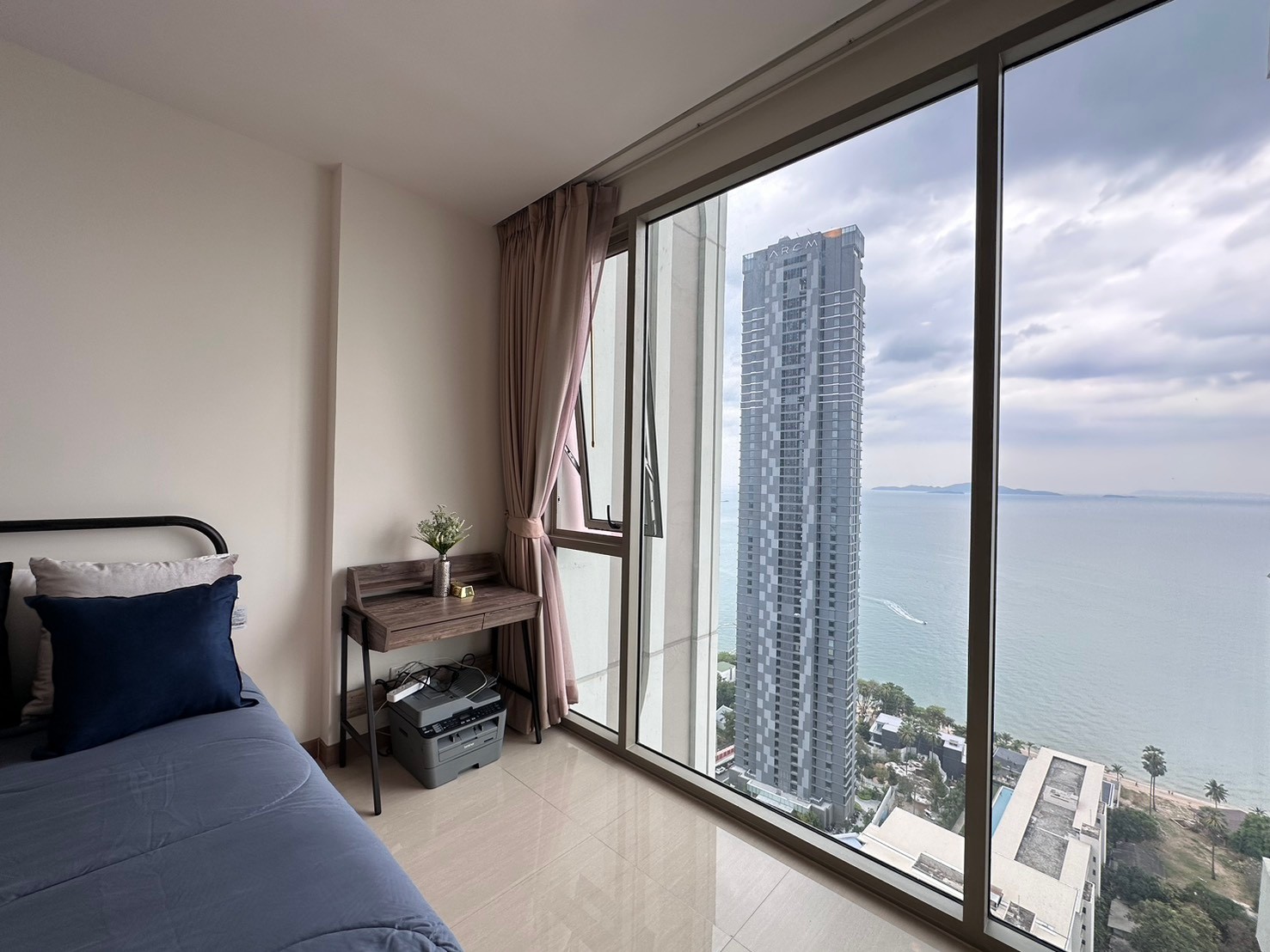 ขายคอนโดพัทยา บางแสน ชลบุรี สัตหีบ : 🏖️✨ The Riviera Wongamat For Sale– 2 Bedroom Luxury Seaview Condo! ✨| 19.9 MB | 84 Sqm.🏖️