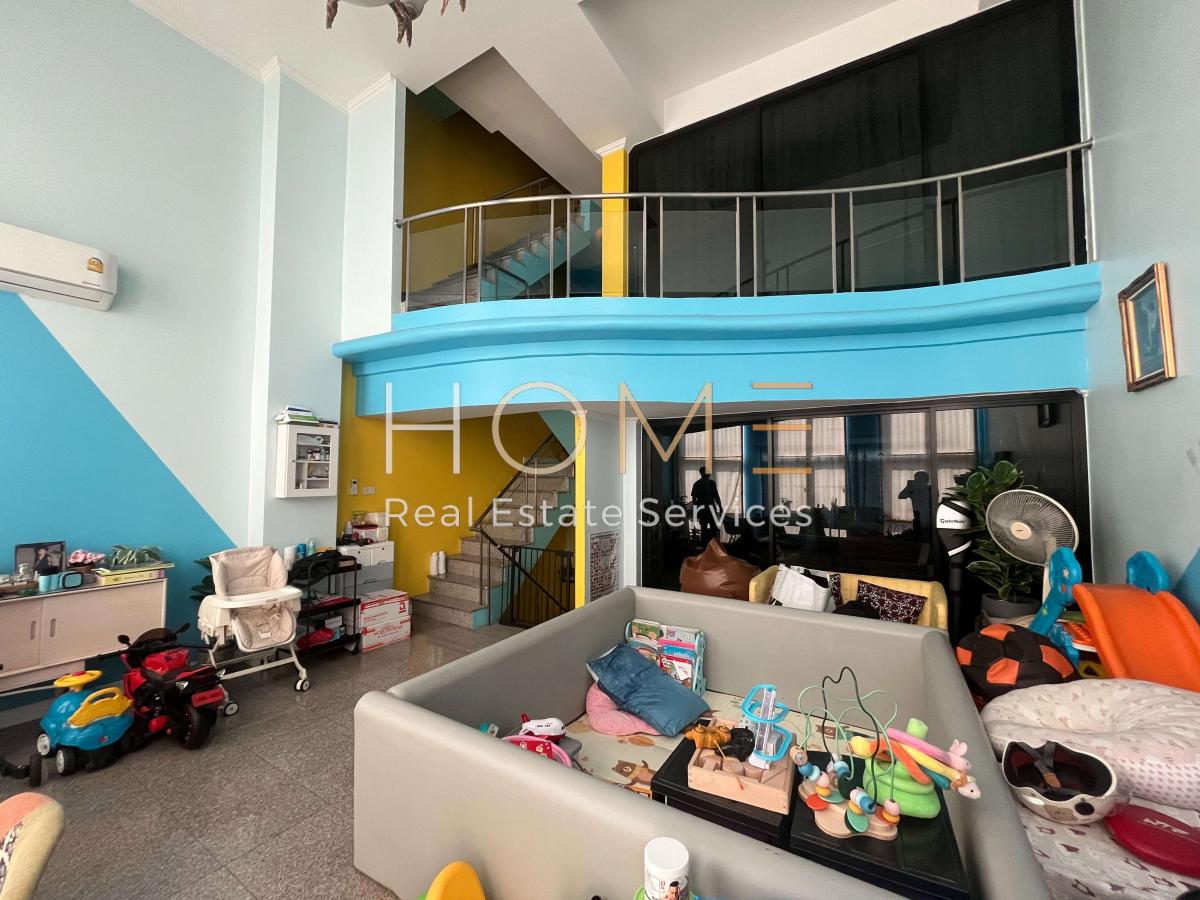 ขายโฮมออฟฟิศเลียบทางด่วนรามอินทรา : ติดถนนเลียบด่วน เดินขึ้นรถไฟฟ้าได้เลย 🏡 โฮมออฟฟิศ ประดิษฐ์มนูธรรม ซอย 9 / 4 ห้องนอน (ขาย), Home office Praditmanutham Soi 9 / 4 Bedrooms (FOR SALE) TPM173