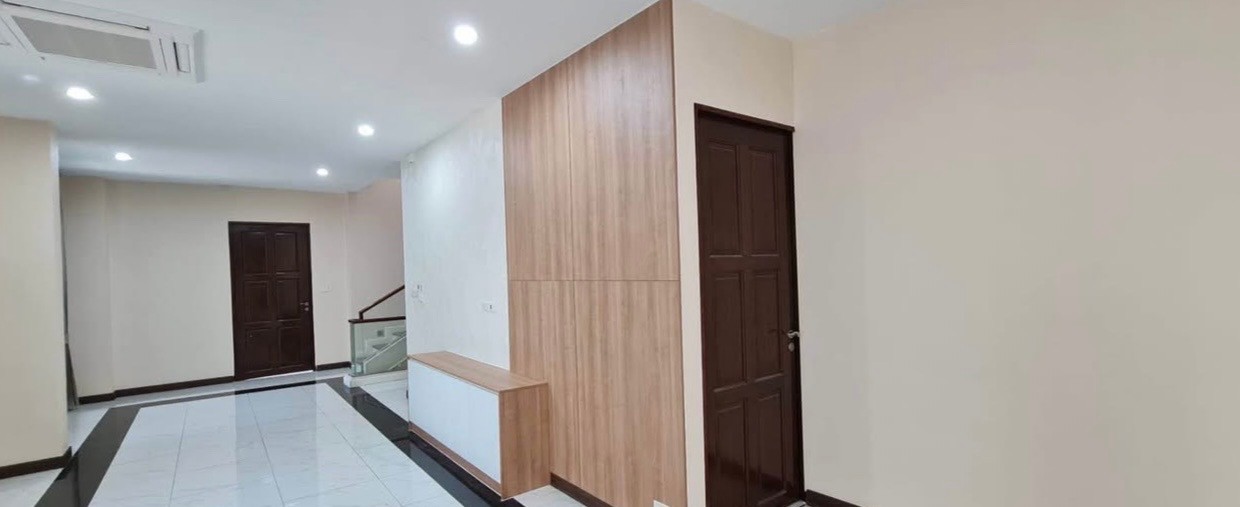 For RentHome OfficeOnnut, Udomsuk : Rental home office, studio, house rental, Soi Pridi Phanomyong, Sukhumvit 71, Phra Khanong, near Ekkamai Sukhumvit 63 and development, Onnut