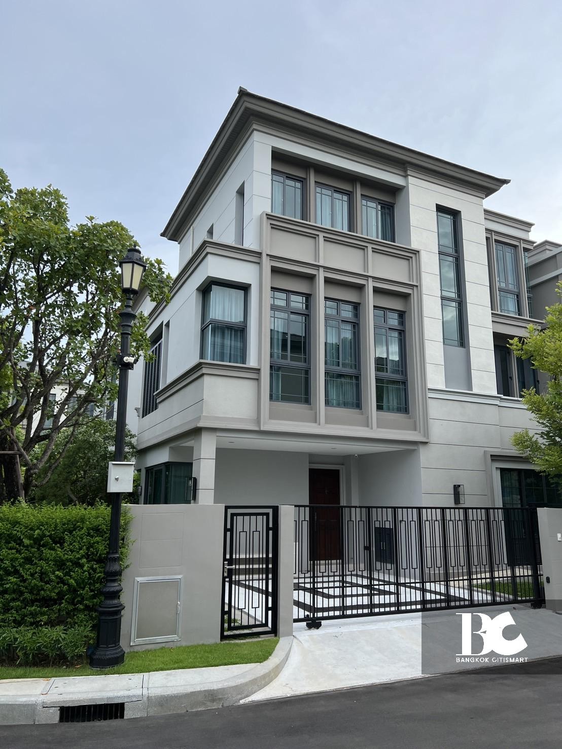 ขายพัฒนาการ ศรีนครินทร์ : *FOR SALE* Sonne Srinakarin Bangna | 4 bedrooms |