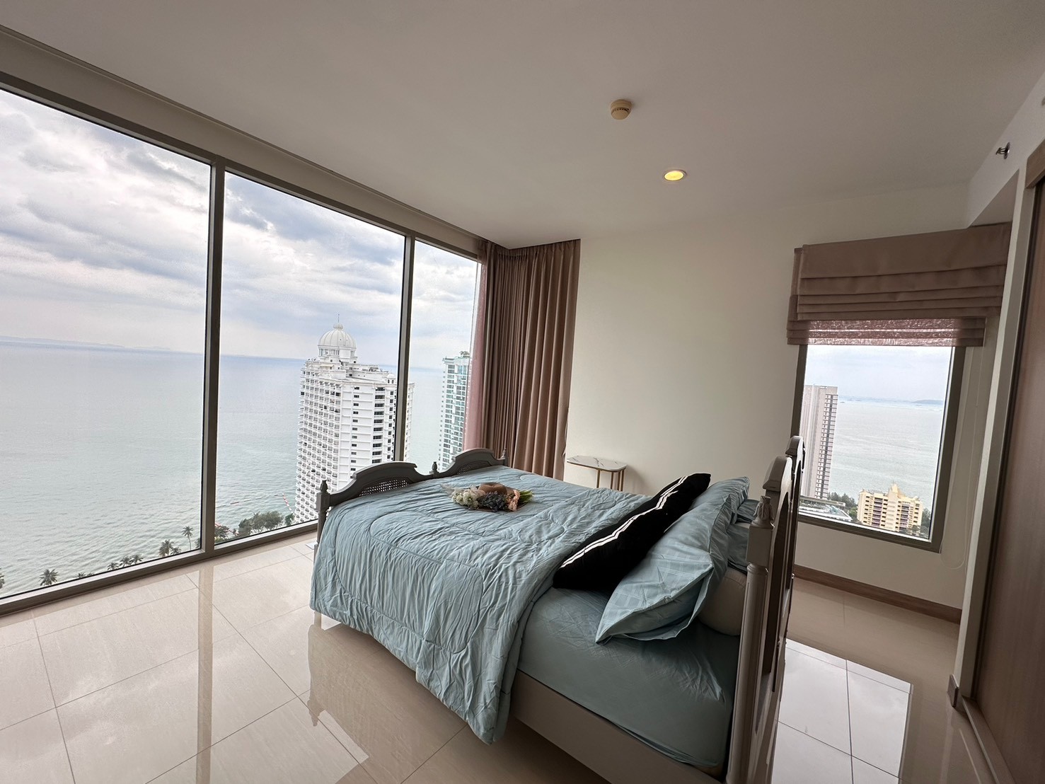 ขายคอนโดพัทยา บางแสน ชลบุรี สัตหีบ : 🏖️✨ The Riviera Wongamat For Sale– 2 Bedroom Luxury Seaview Condo! ✨| 19.9 MB | 84 Sqm.🏖️