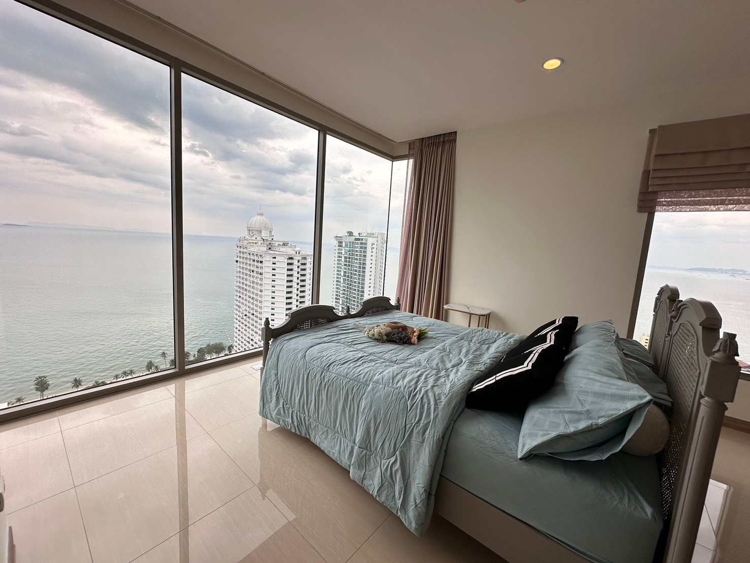 ขายคอนโดพัทยา บางแสน ชลบุรี สัตหีบ : 🏖️✨ The Riviera Wongamat For Sale– 2 Bedroom Luxury Seaview Condo! ✨| 19.9 MB | 84 Sqm.🏖️