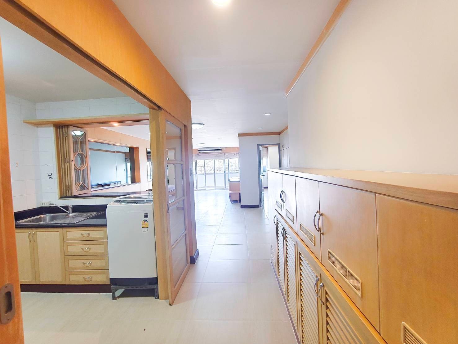 For SaleCondoKasetsart, Ratchayothin : Selling apartments 98.72 sqm. 2 bedrooms, 1 Nam Sarin Place, Ratchayothin, Floor 8