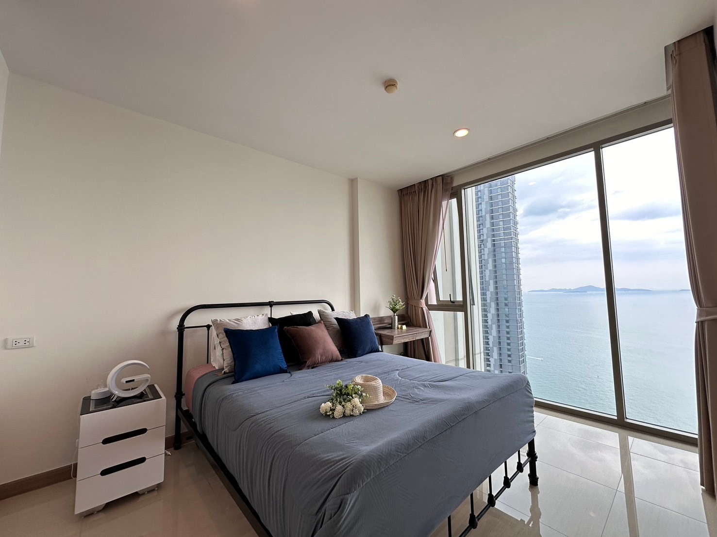 ขายคอนโดพัทยา บางแสน ชลบุรี สัตหีบ : 🏖️✨ The Riviera Wongamat For Sale– 2 Bedroom Luxury Seaview Condo! ✨| 19.9 MB | 84 Sqm.🏖️