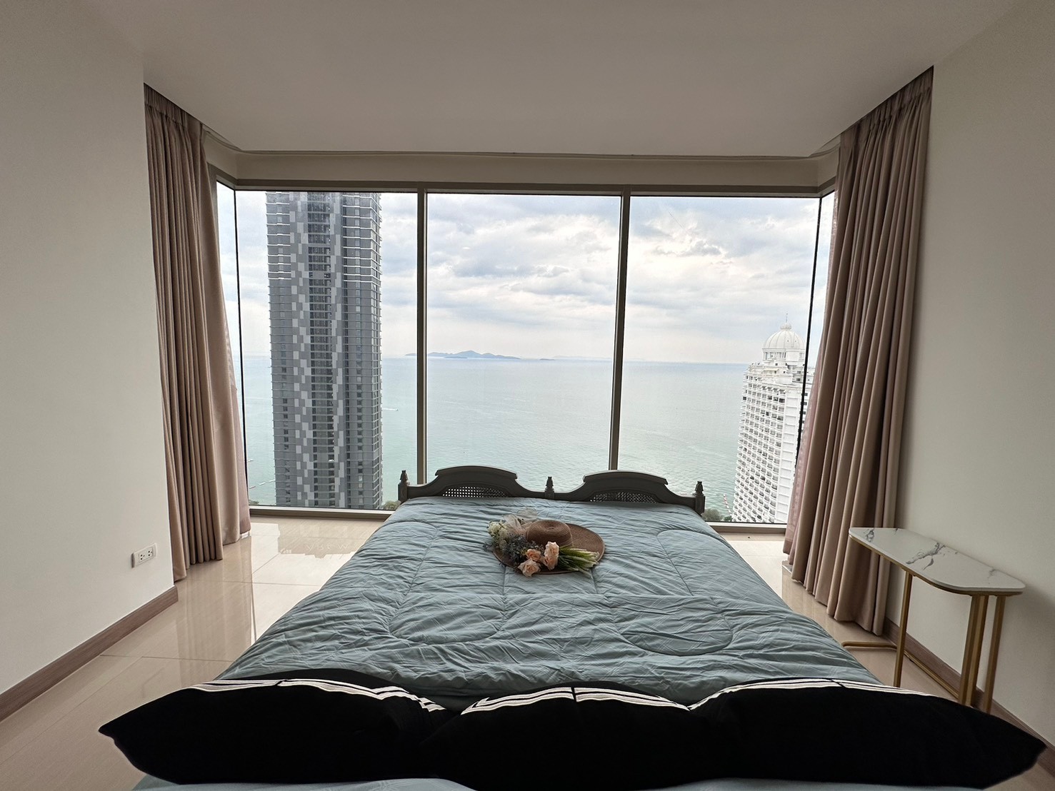 ขายคอนโดพัทยา บางแสน ชลบุรี สัตหีบ : 🏖️✨ The Riviera Wongamat For Sale– 2 Bedroom Luxury Seaview Condo! ✨| 19.9 MB | 84 Sqm.🏖️