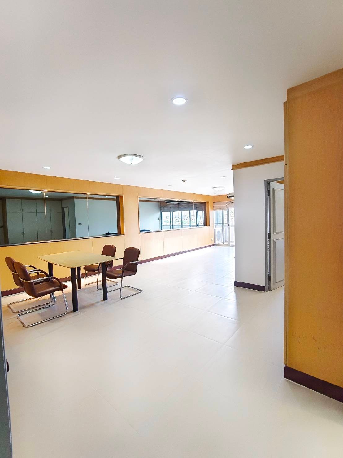 For SaleCondoKasetsart, Ratchayothin : Selling apartments 98.72 sqm. 2 bedrooms, 1 Nam Sarin Place, Ratchayothin, Floor 8