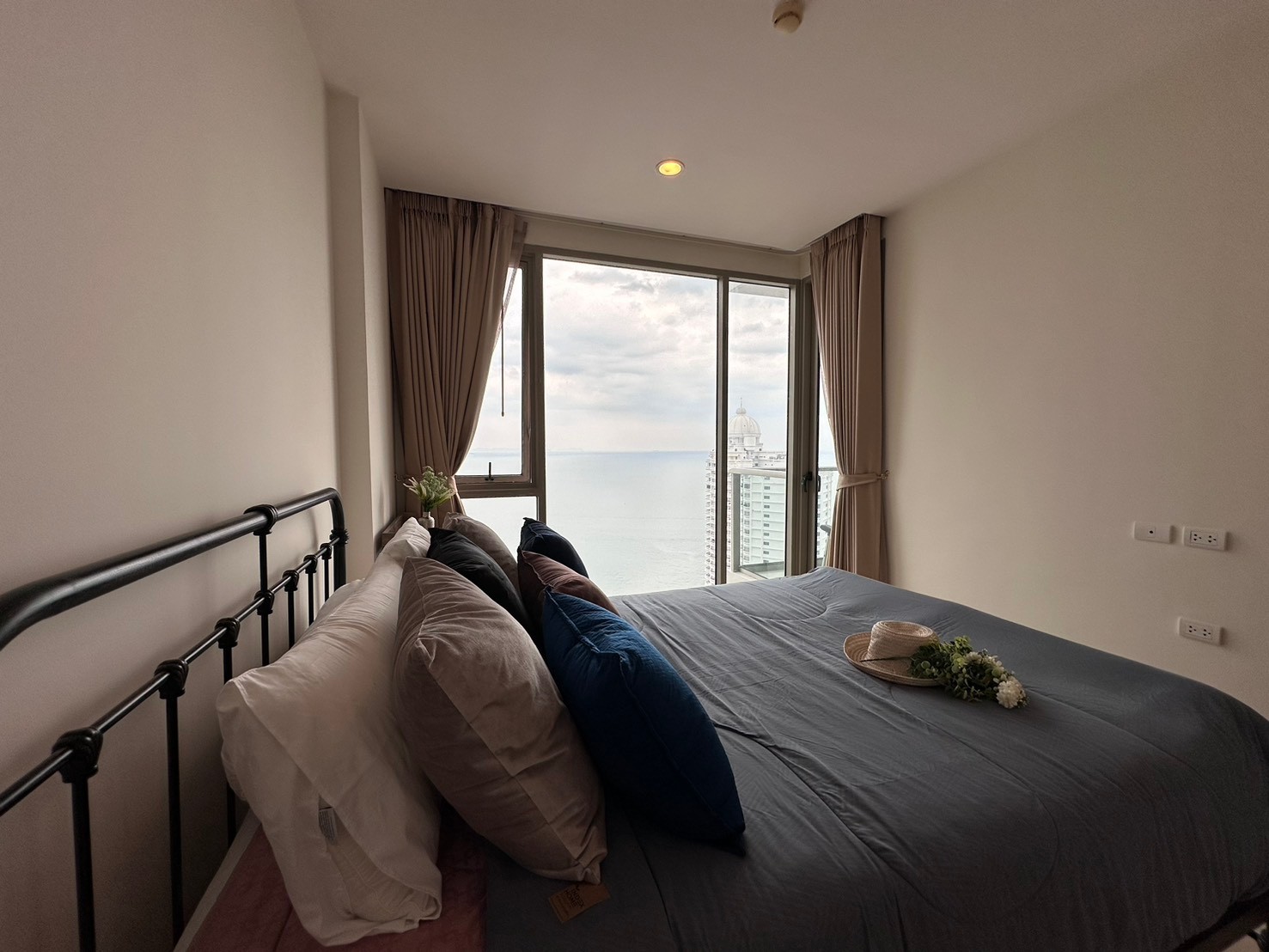 ขายคอนโดพัทยา บางแสน ชลบุรี สัตหีบ : 🏖️✨ The Riviera Wongamat For Sale– 2 Bedroom Luxury Seaview Condo! ✨| 19.9 MB | 84 Sqm.🏖️