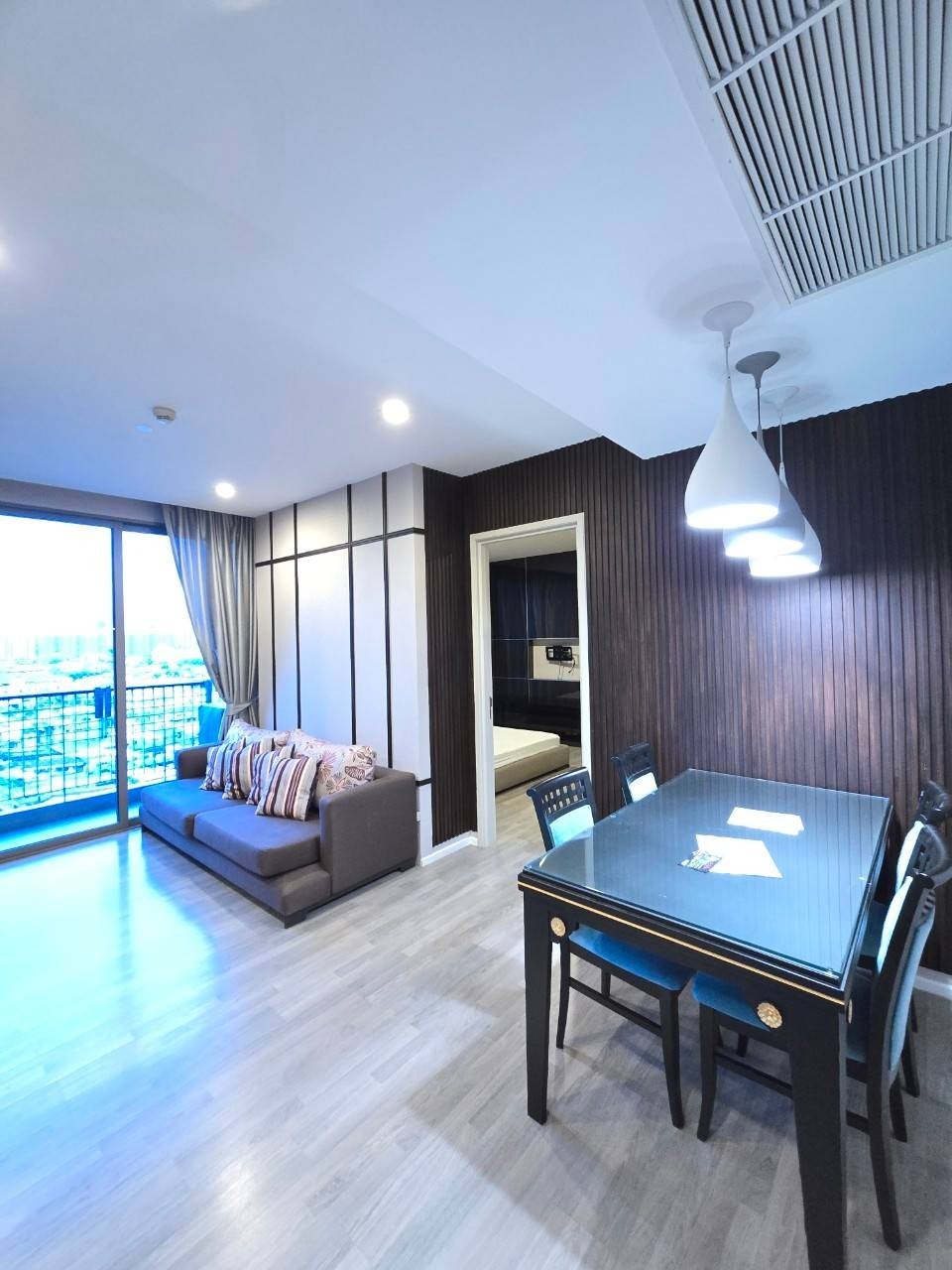 For RentCondoSathorn, Narathiwat : Rent The Room Sathorn - St.louis. Price 38,000 baht [NCR250301]