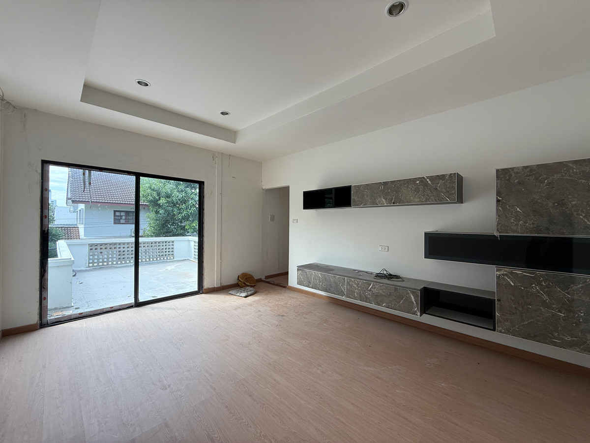 ขายบ้านบางนา แบริ่ง ลาซาล : HOT DEAL 🔥 บ้านเดี่ยว บางนา วิลล่า / 3 ห้องนอน (ขาย), Bangna Villa / Detached House 3 Bedrooms (FOR SALE) PALM895