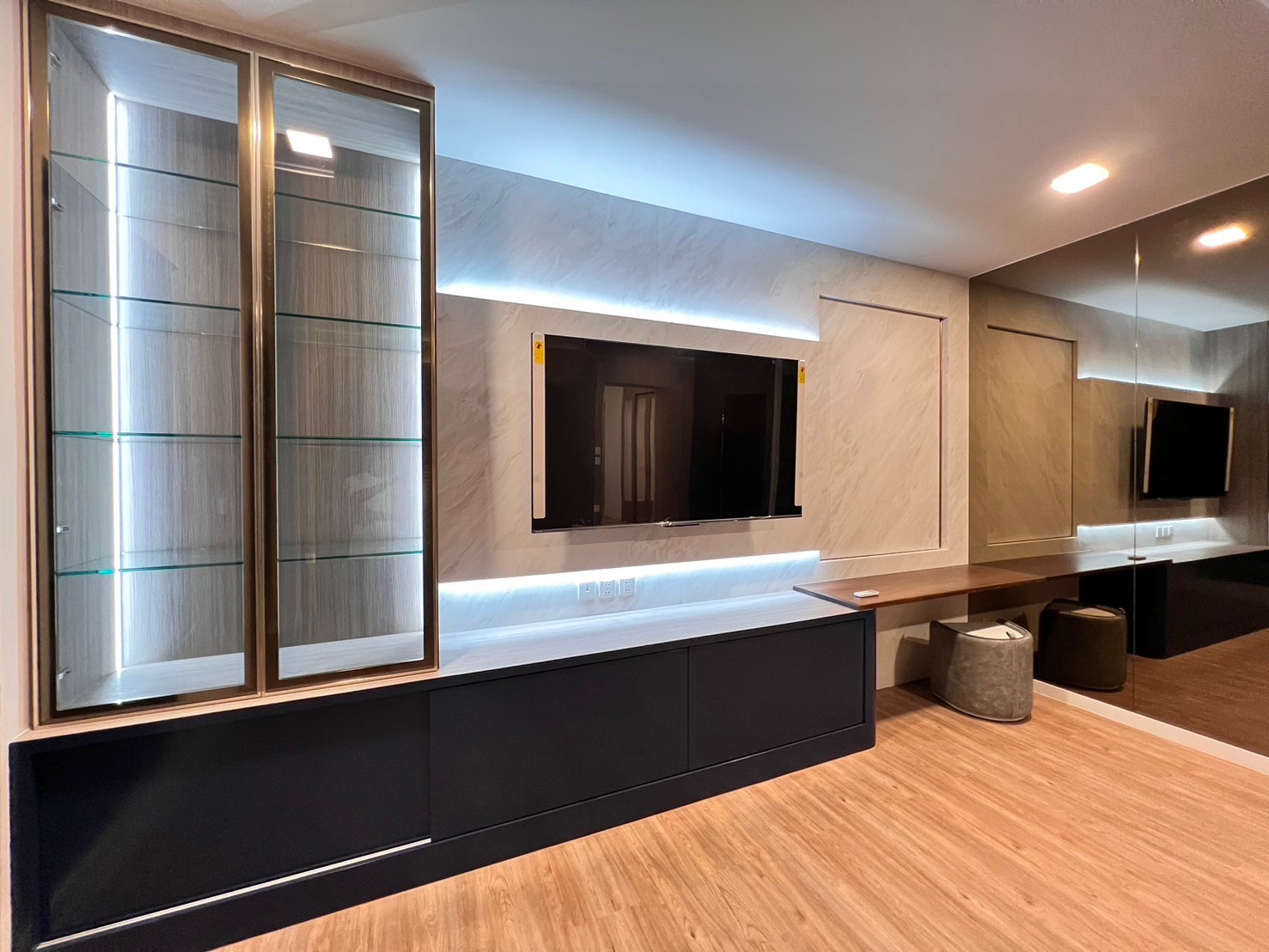 For SaleHouseSamut Prakan,Samrong : ⭐For Sale Hi-End House in Mantana Bangna Km.15! 2 Bedroom (4 br Adjust) 96 SQ.W Fully Furnished Waiting for Real Buyer