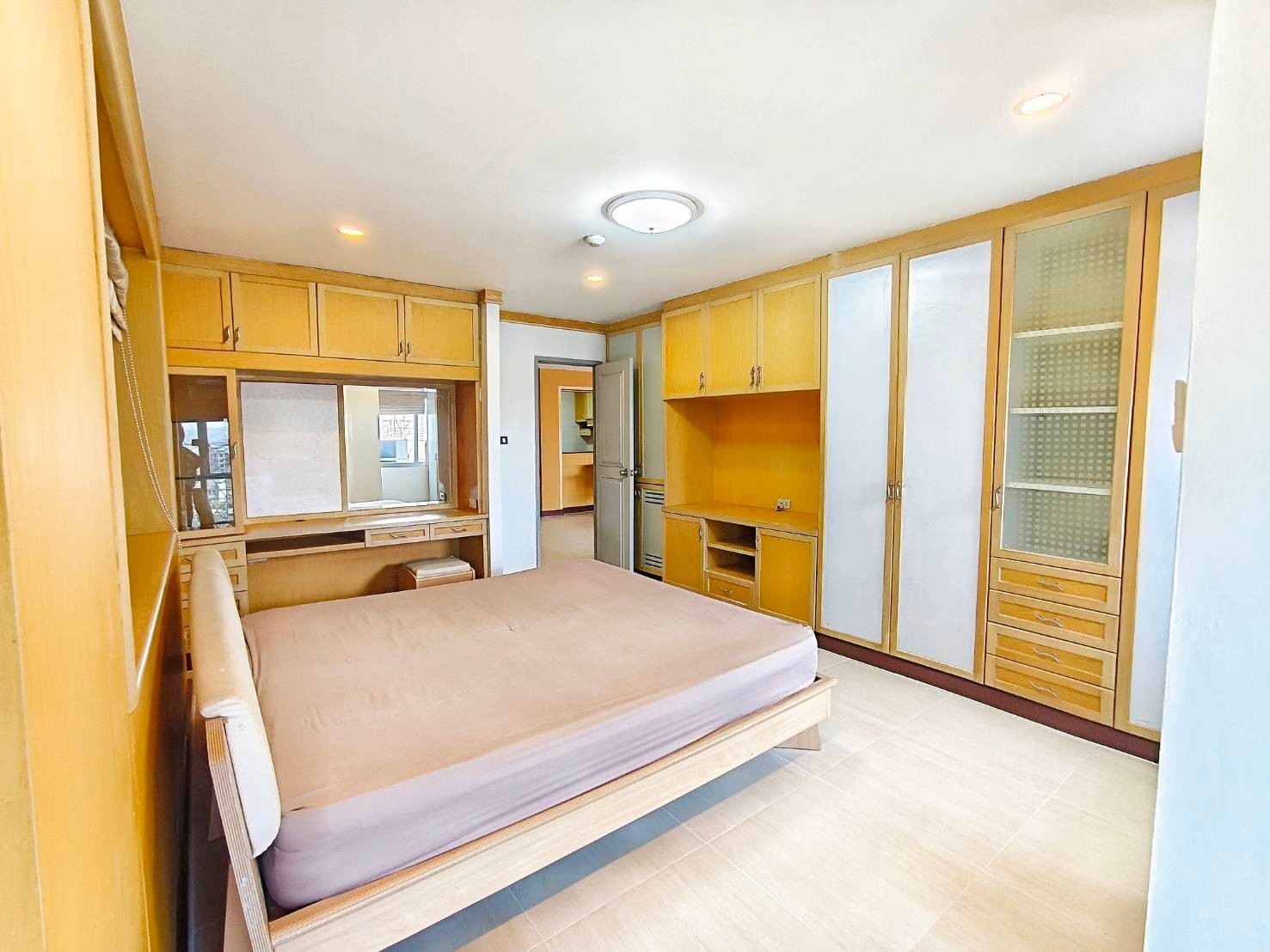 For SaleCondoKasetsart, Ratchayothin : Selling apartments 98.72 sqm. 2 bedrooms, 1 Nam Sarin Place, Ratchayothin, Floor 8