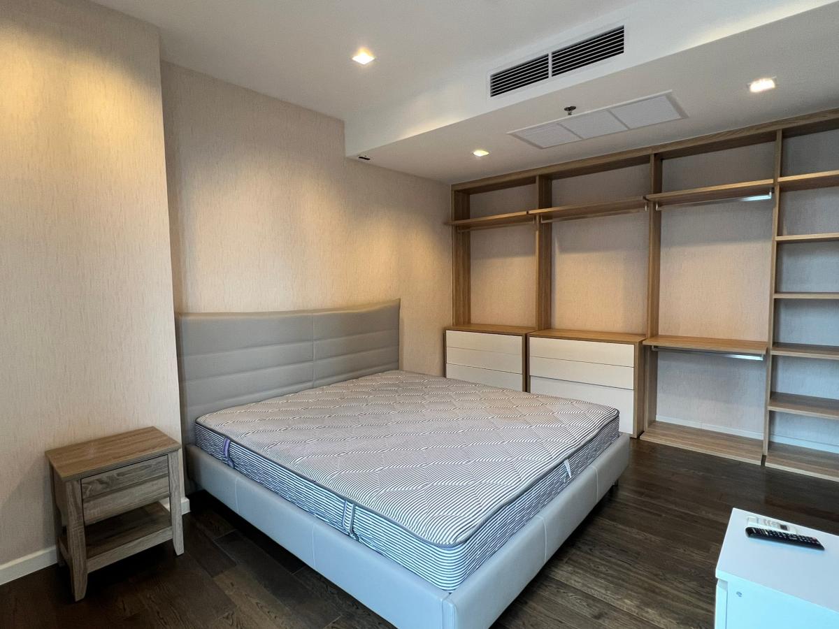 ขายคอนโดสาทร นราธิวาส : ( U20230706110 ) Tel/Line 096-2479369 !! ขาย นาราไนท์ 2 ห้องนอน 2 ห้องน้ำ 66 ตร.ม. ห้องสวย ชั้นสูง วิวมหานคร ทิศเหนือ !!! 🔥🔥🔥