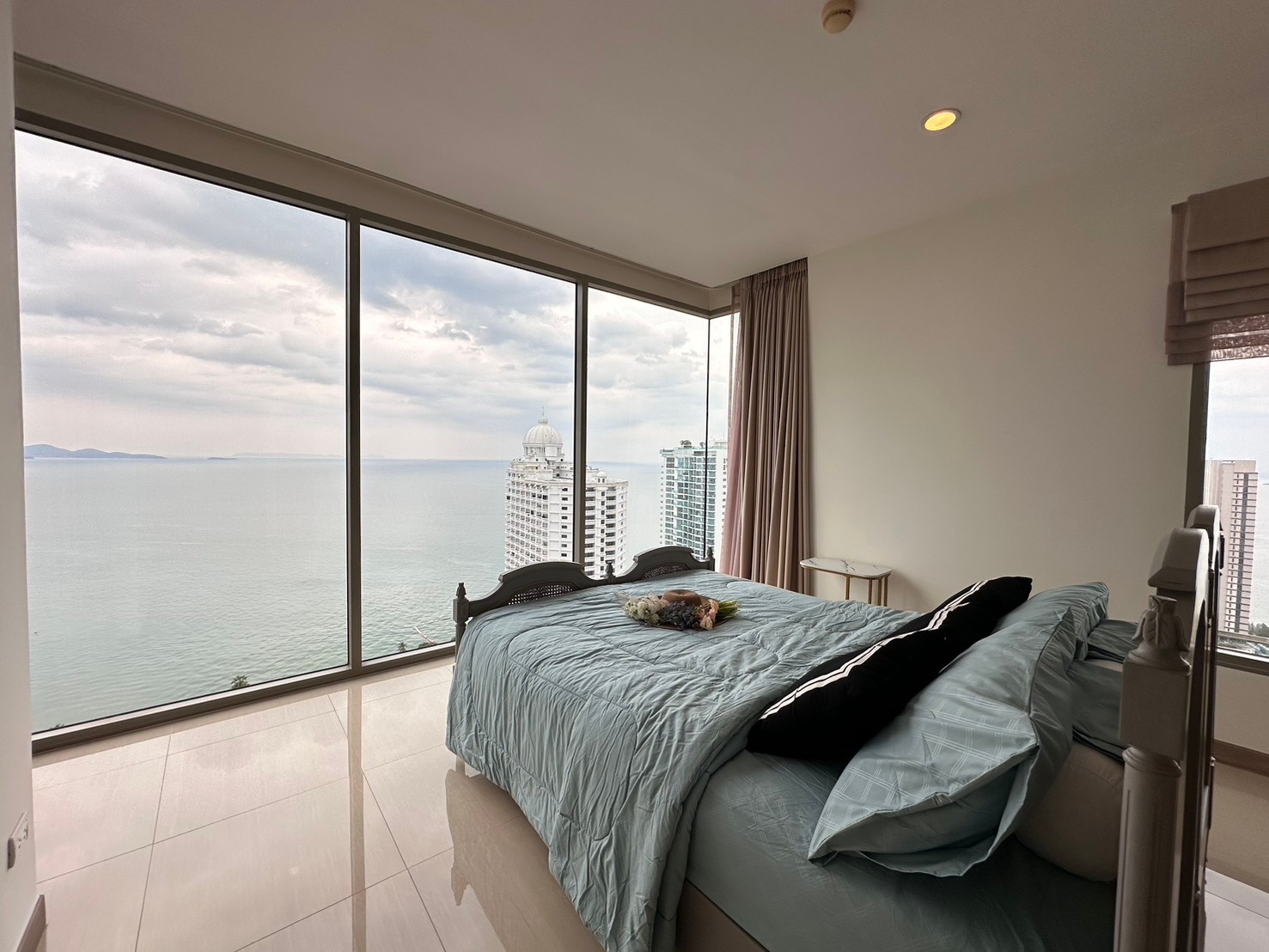 ขายคอนโดพัทยา บางแสน ชลบุรี สัตหีบ : 🏖️✨ The Riviera Wongamat For Sale– 2 Bedroom Luxury Seaview Condo! ✨| 19.9 MB | 84 Sqm.🏖️