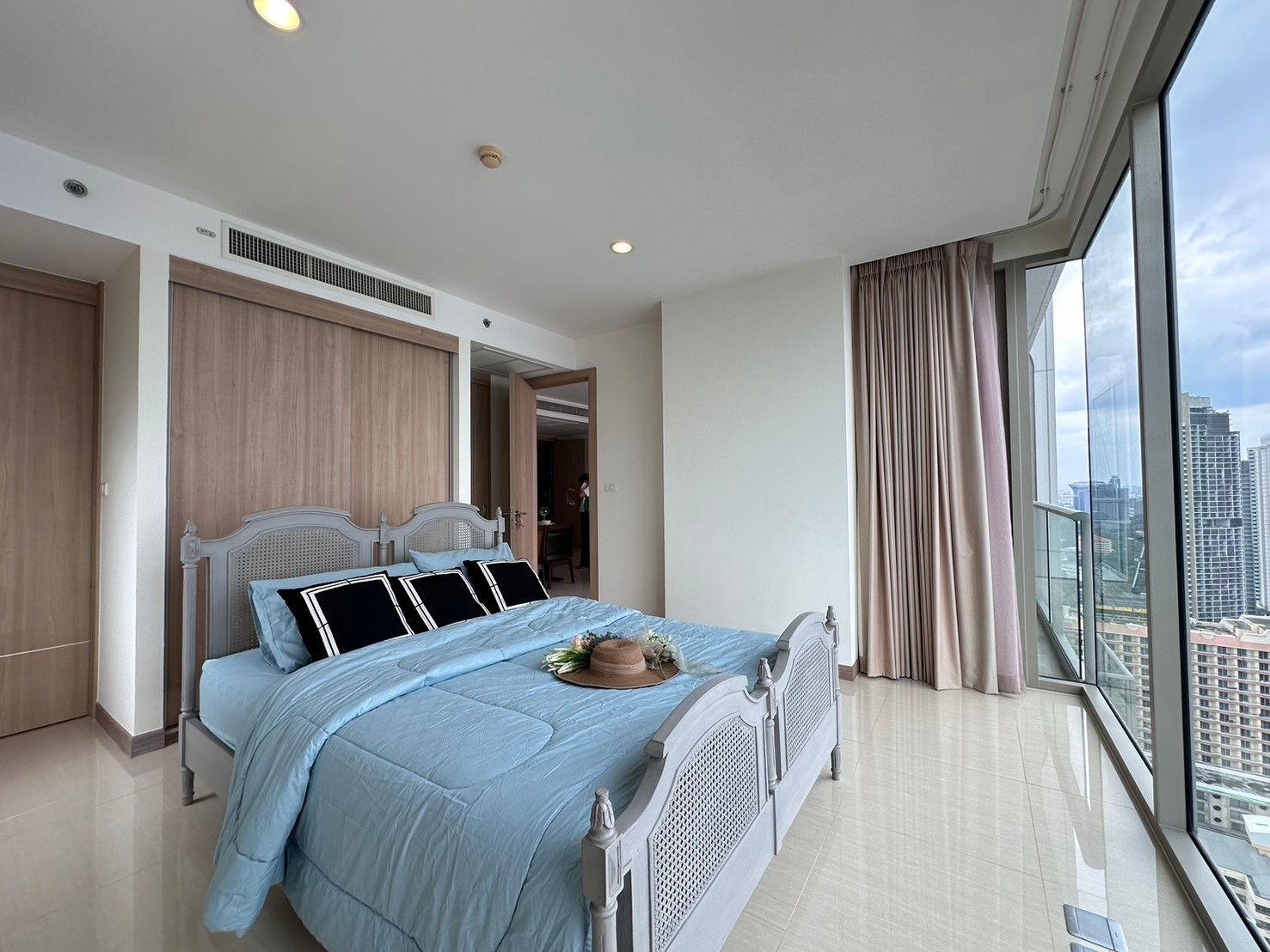 ขายคอนโดพัทยา บางแสน ชลบุรี สัตหีบ : 🏖️✨ The Riviera Wongamat For Sale– 2 Bedroom Luxury Seaview Condo! ✨| 19.9 MB | 84 Sqm.🏖️