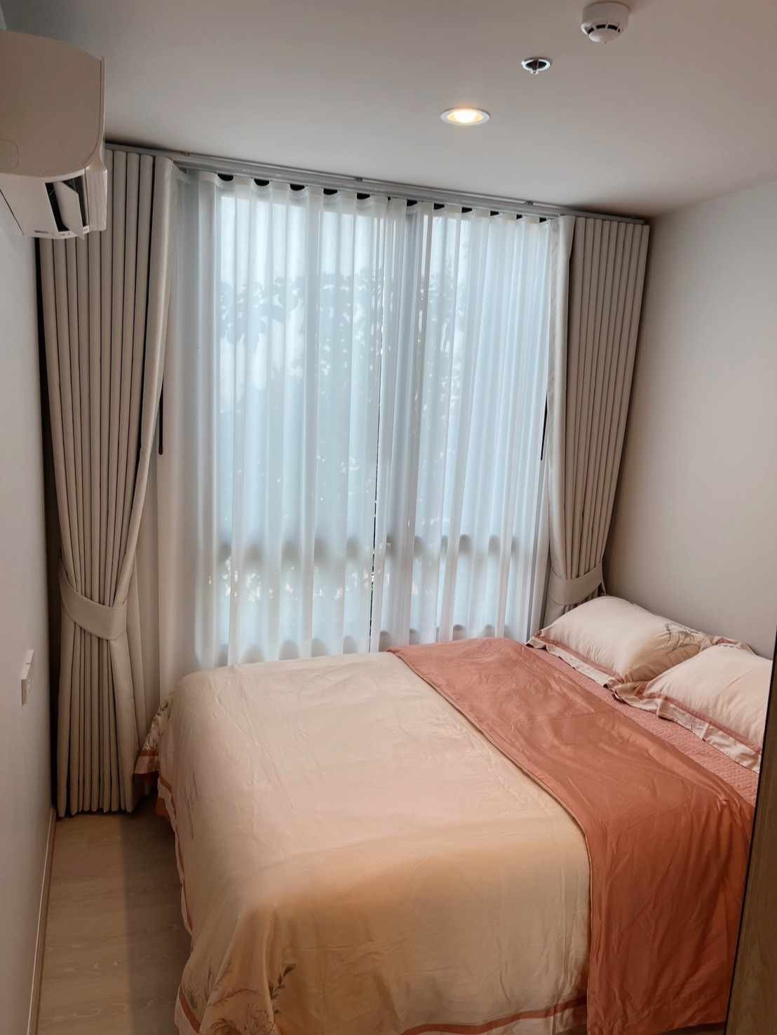 For RentCondoBangna, Bearing, Lasalle : Rent urgently  Electric appliances are ready !!!! Condo for rent Nue Mega Plus Bangna Size 34 SQM (2Bedroom /1Bathroom) for 22,000 baht /month.