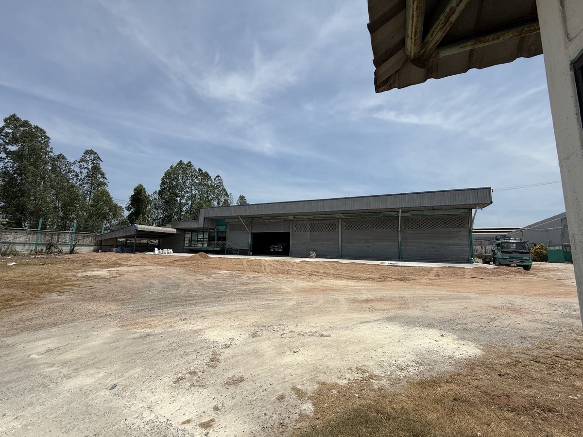 For RentFactoryMahachai Samut Sakhon : Rent a factory in Rama 2 km 40, Samut Sakhon Province, next to the main road, convenient to travel