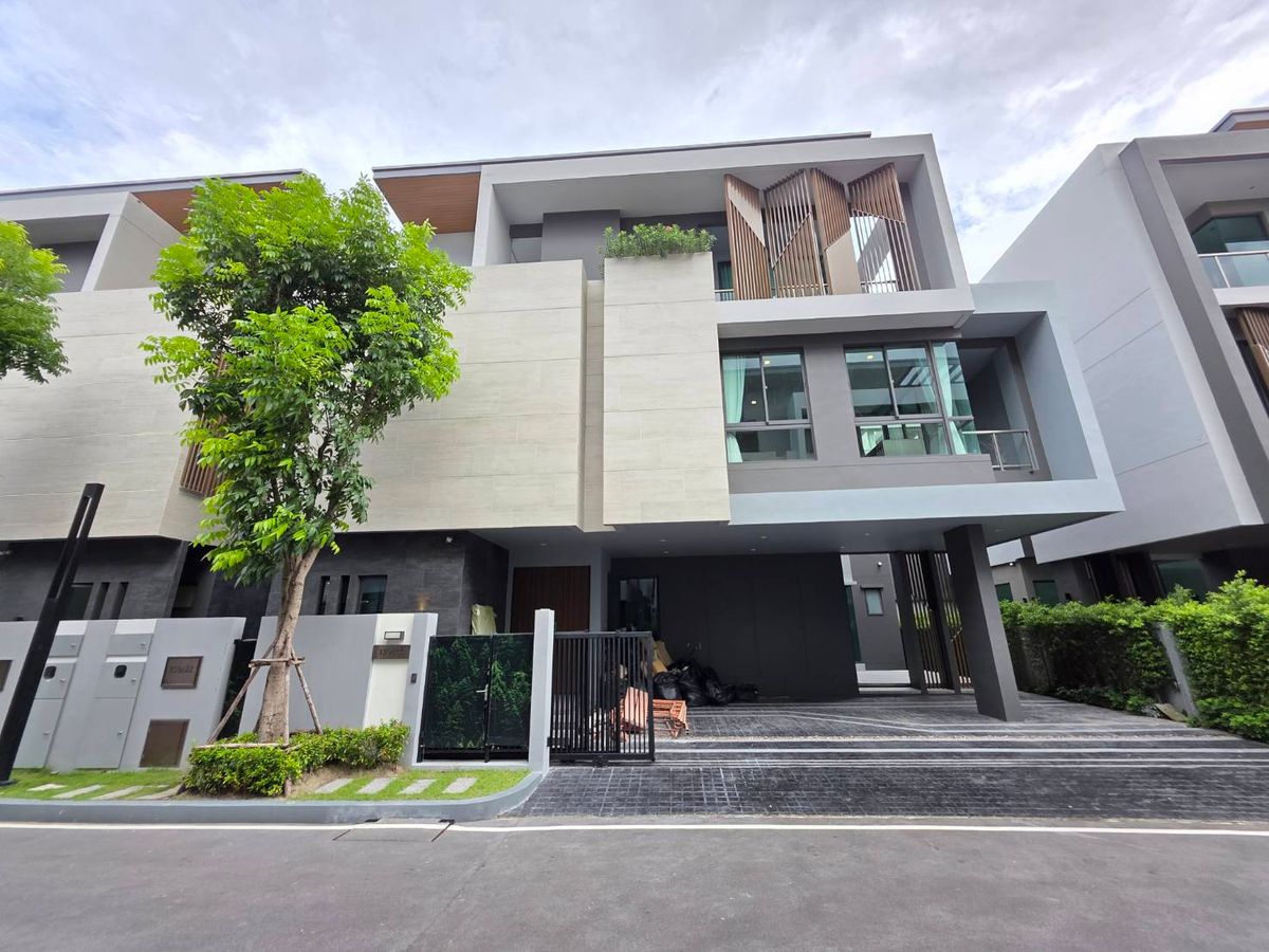 ให้เช่าบ้านพัฒนาการ ศรีนครินทร์ : The Gentry Phattanakan 2: 5bed 6bath +maid 74sqwah 550sqm. 450,000/mth. Am: 0656199198