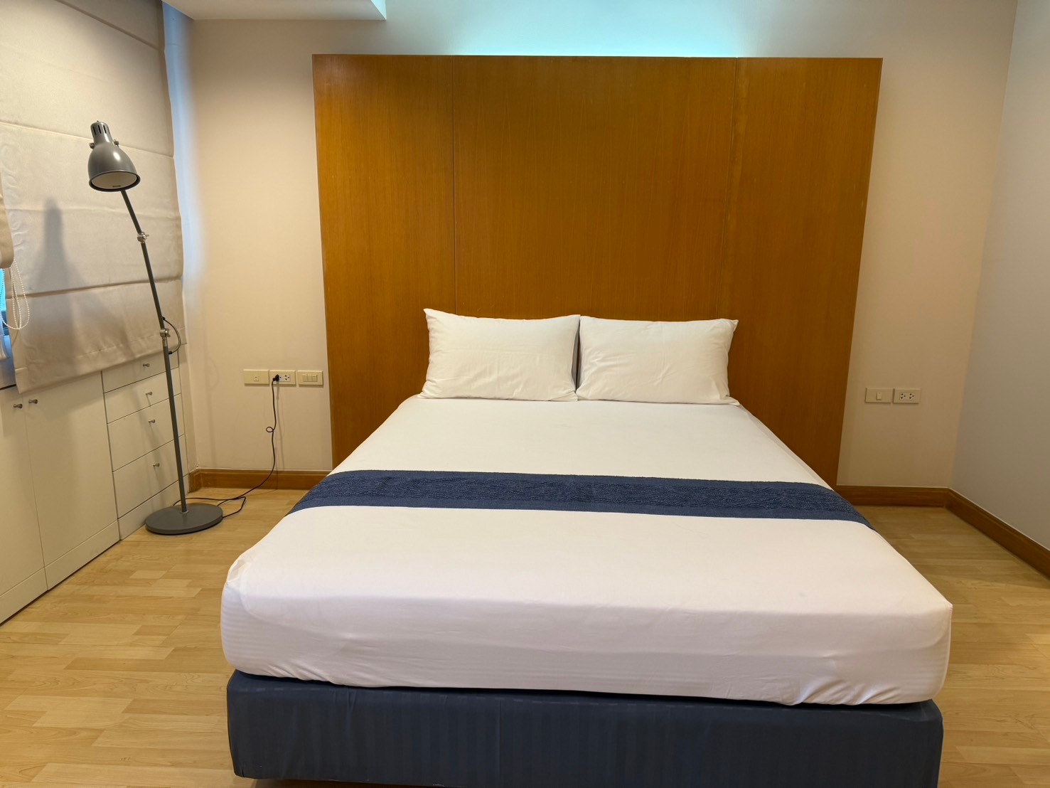 For RentCondoPattanakan, Srinakarin : ✨ 2 bedroom condo for rent, complete furniture, beautiful decoration, cleaning service every week Good location near Ratchadamri, Lumphini Park is ready to move in.