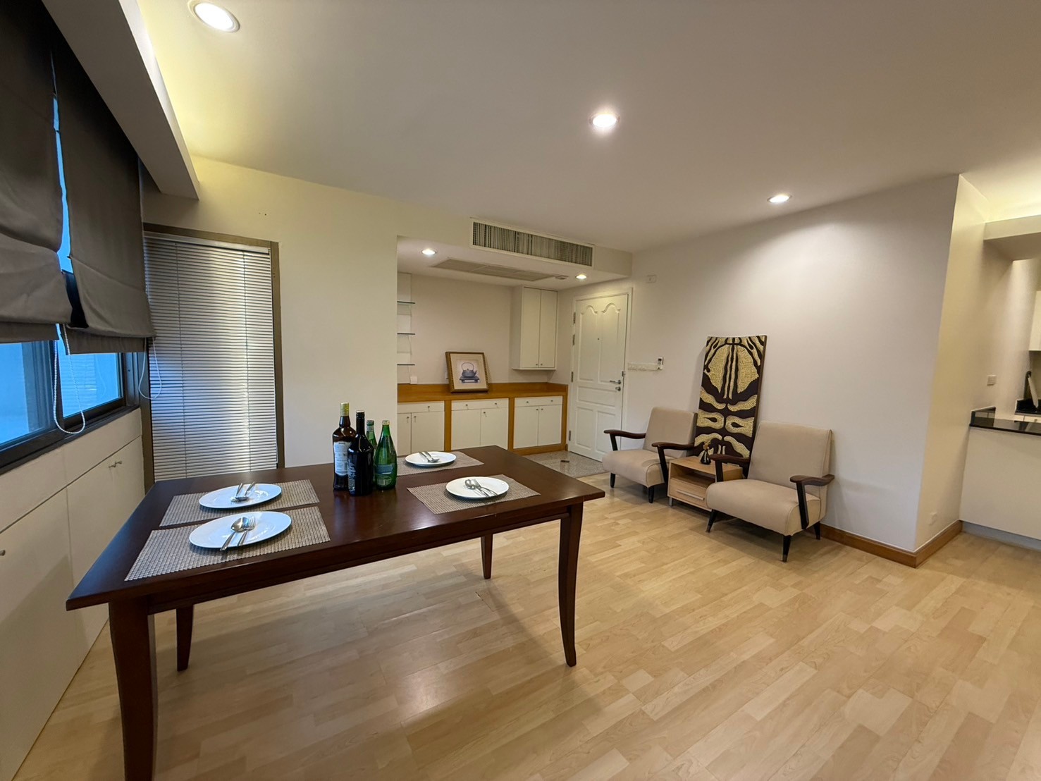 For RentCondoPattanakan, Srinakarin : ✨ 2 bedroom condo for rent, complete furniture, beautiful decoration, cleaning service every week Good location near Ratchadamri, Lumphini Park is ready to move in.
