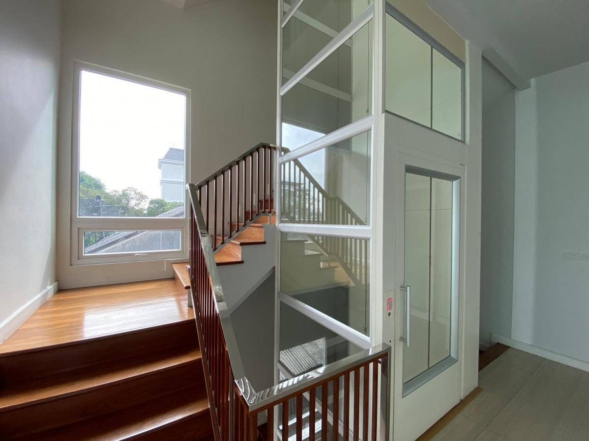 For SaleHouseSukhumvit, Asoke, Thonglor : 5-Storey House for SALE with swimming pool and elevator. ** No Co-Agent **