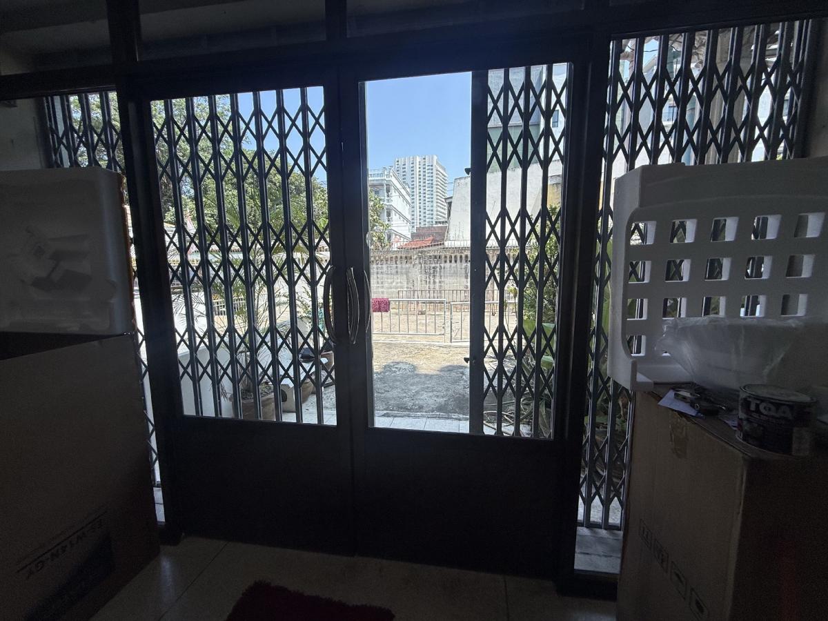 For SaleShop HousePinklao, Charansanitwong : 🎉 Urgent sale of building 17 sq m, 5 floors, Wang Lang Soi 8, beautiful, ready to move in, near Siriraj-Mrt. Fai Chai-Wang Lang Soi 8 intersection. There is parking. Free transfer.