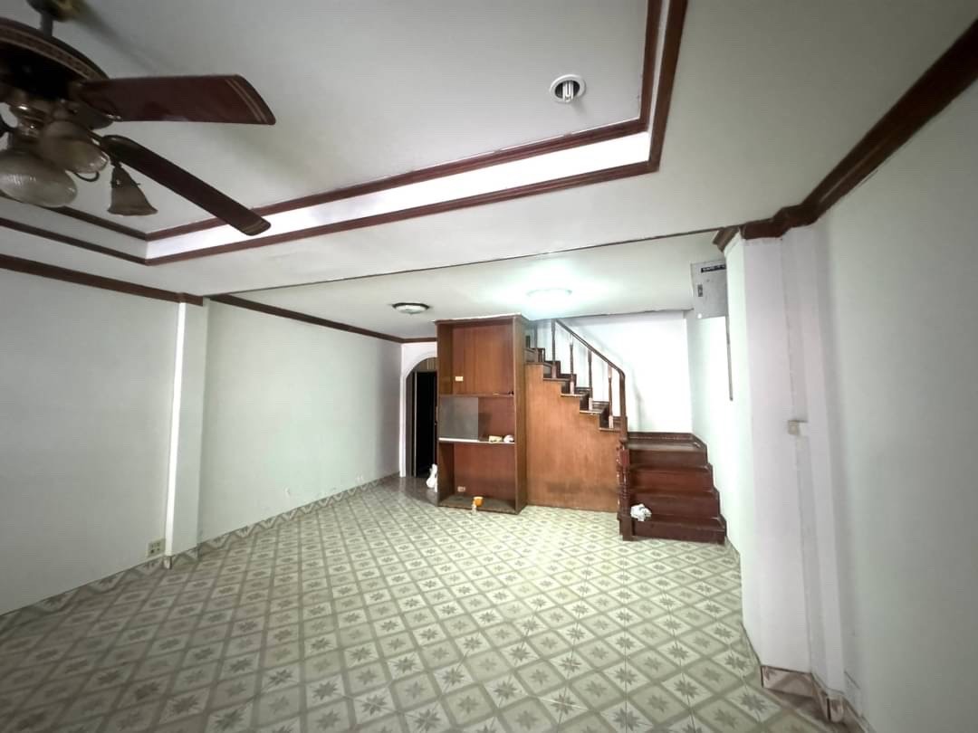 ให้เช่า/ขายทาวน์เฮ้าส์ 3 ชั้น ถนนบรมราชชนี 15 ติดThe Sense&Central Pinklao ทำเลดี๊ดี ในเมืองสนใจโทร: 0922829196 Loading...