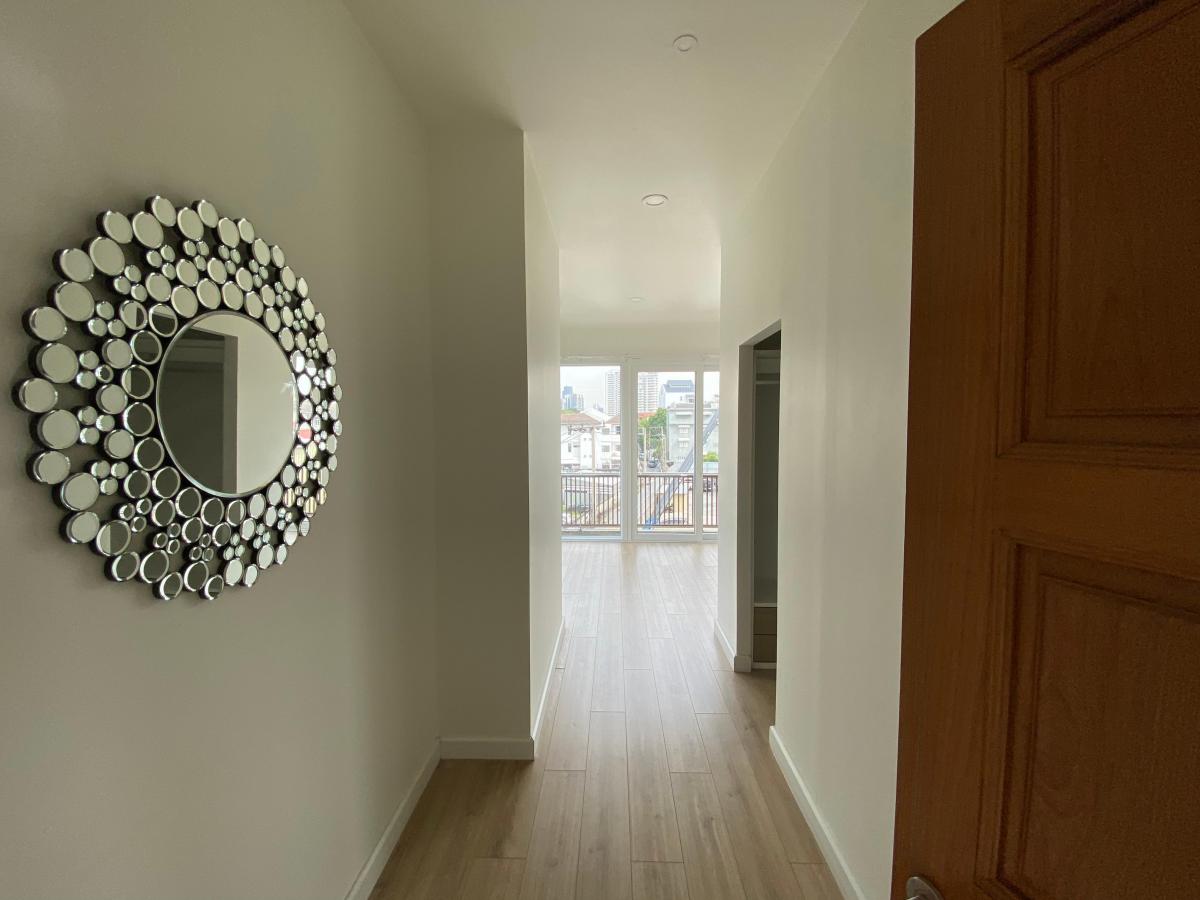 For SaleHouseSukhumvit, Asoke, Thonglor : 5-Storey House for SALE with swimming pool and elevator. ** No Co-Agent **