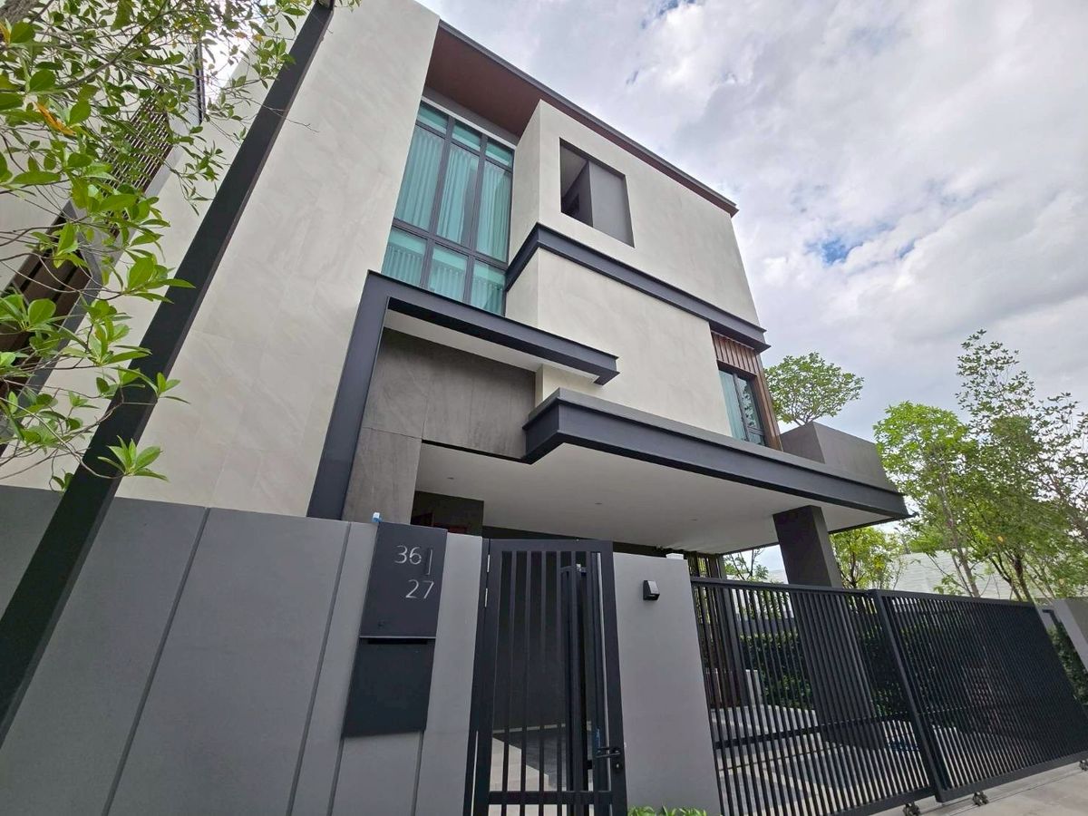 ให้เช่าบ้านเลียบทางด่วนรามอินทรา : 𝗧𝗛𝗘 𝗛𝗢𝗡𝗢𝗥 𝗬𝗢𝗧𝗛𝗜𝗡𝗣𝗔𝗧𝗧𝗔𝗡𝗔 LUXUY RESIDENSE FOR RENT