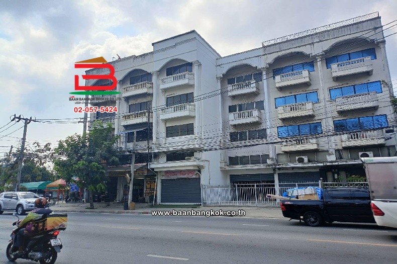 For SaleShop HouseNawamin, Ramindra : 4 -storey commercial building, opposite the Silk 81, area 17.6 sq.w., near Wongsakorn Sai Mai