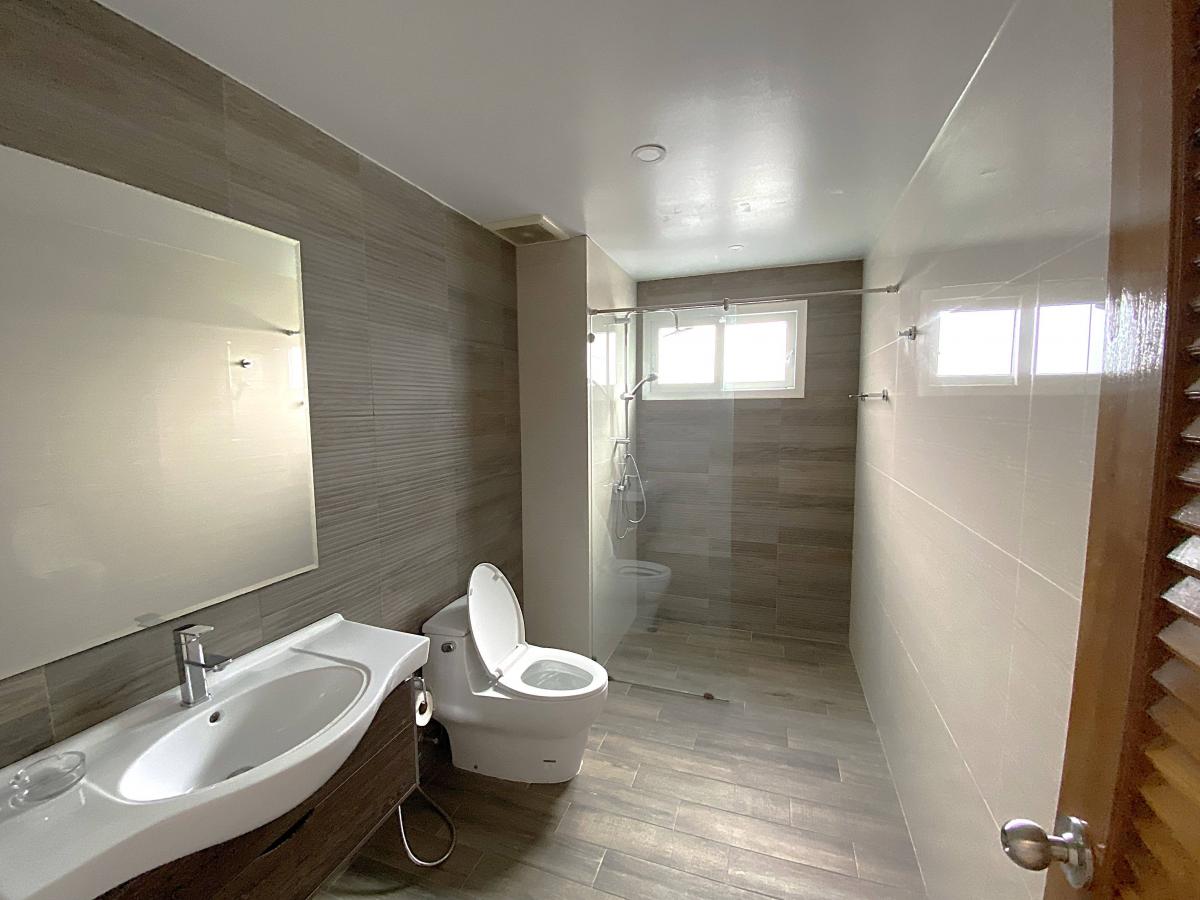 For SaleHouseSukhumvit, Asoke, Thonglor : 5-Storey House for SALE with swimming pool and elevator. ** No Co-Agent **