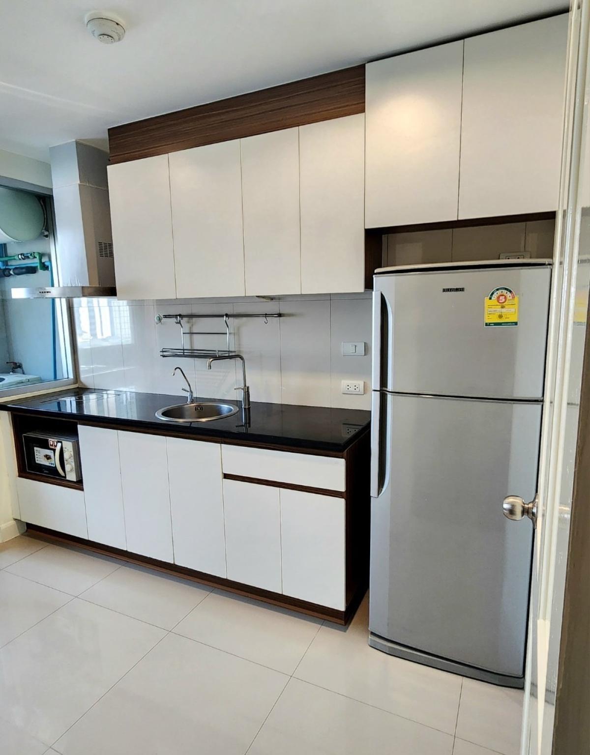 For SaleCondoRatchathewi,Phayathai : Luxury condo in the heart of Ratchathewi, 1 bedroom, 42 sq.m., only 3.99 million!Close to BTS, Siam Paragon, and fully equipped facilities!