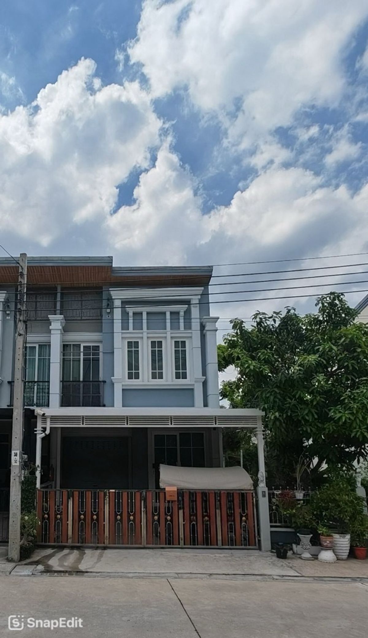 For SaleTownhomeKaset Nawamin,Ladplakao : 📢Dont miss this good deal! Corner plot, eadily traveling to many routes, near express way