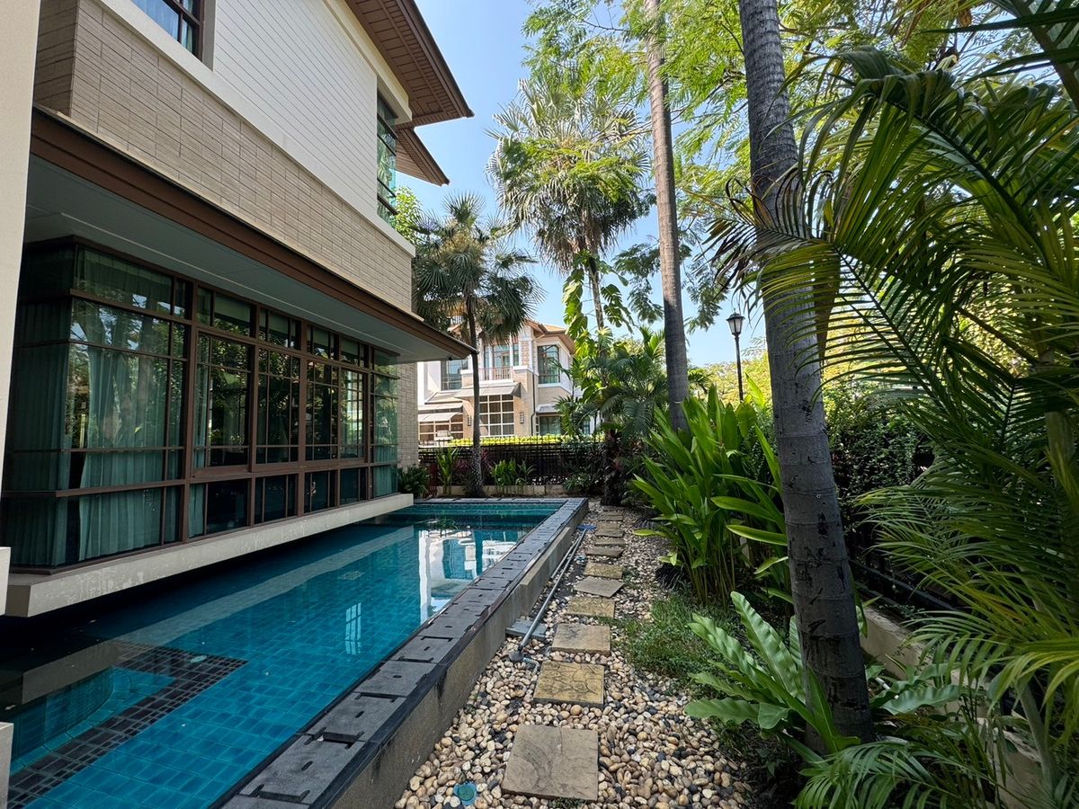HouseSukhumvit, Asoke, Thonglor : Luxury houses in exclusive private compound, Close to BTS - Sukhumvit ** No Co-Agent ** 高端私人别墅园区的豪华住宅，靠近素坤逸BTS。不接受中介合作