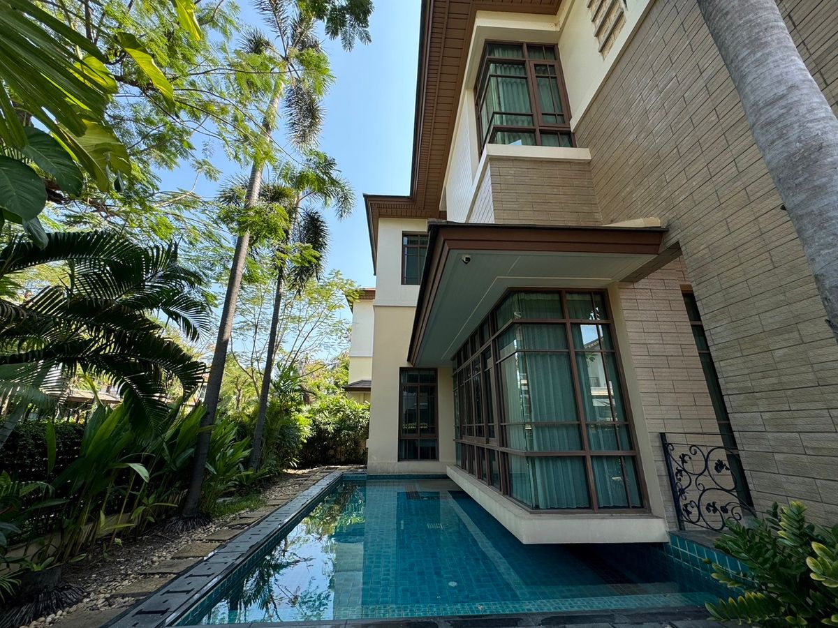 HouseSukhumvit, Asoke, Thonglor : Luxury houses in exclusive private compound, Close to BTS - Sukhumvit ** No Co-Agent ** 高端私人别墅园区的豪华住宅，靠近素坤逸BTS。不接受中介合作