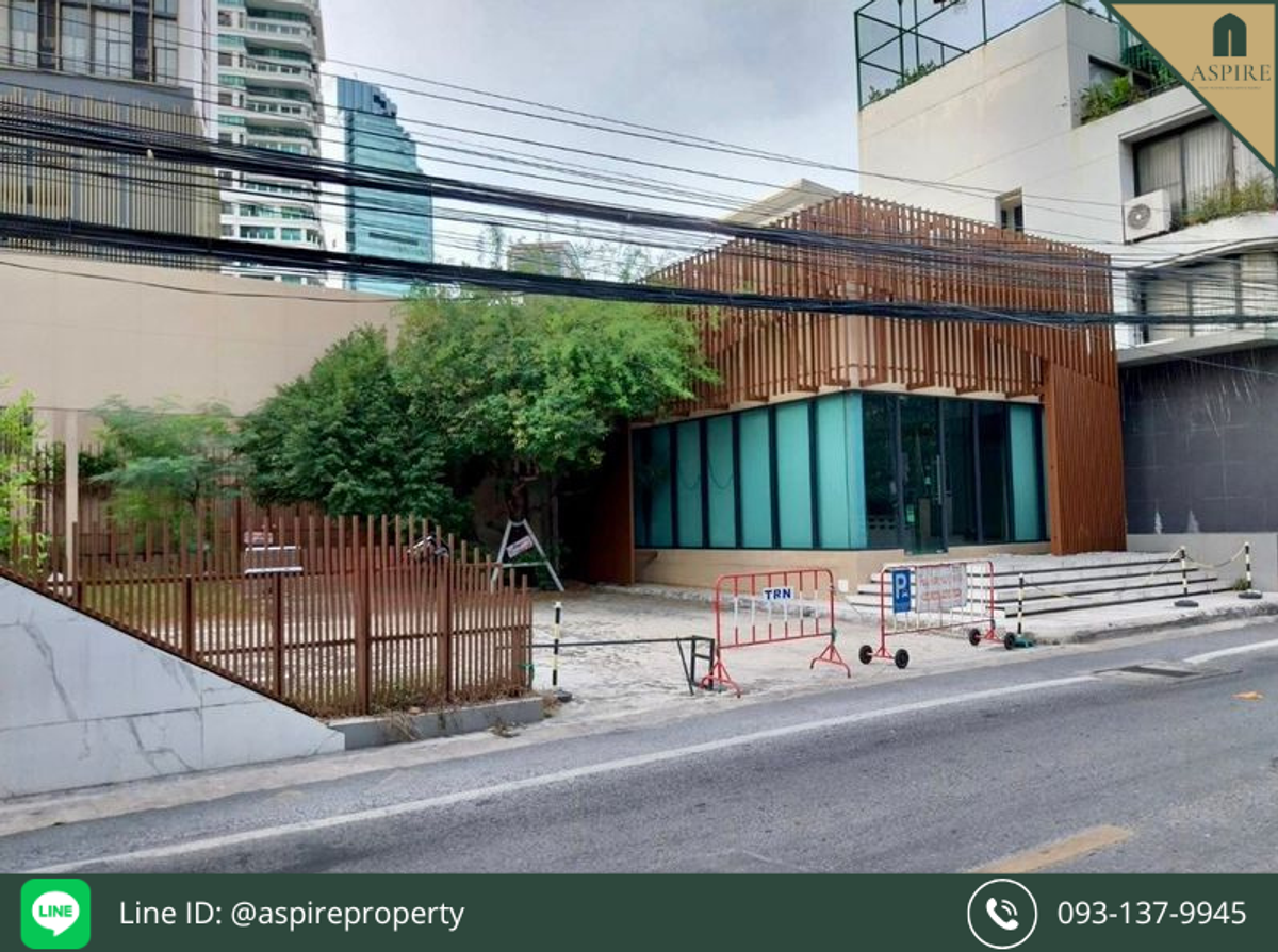 For RentOfficeSukhumvit, Asoke, Thonglor : [Rent] SALES GALLERY area or sales office In Soi Phromchai Phromphong, Sukhumvit 39, Golden Location through the business district, suitable for a clinic restaurant