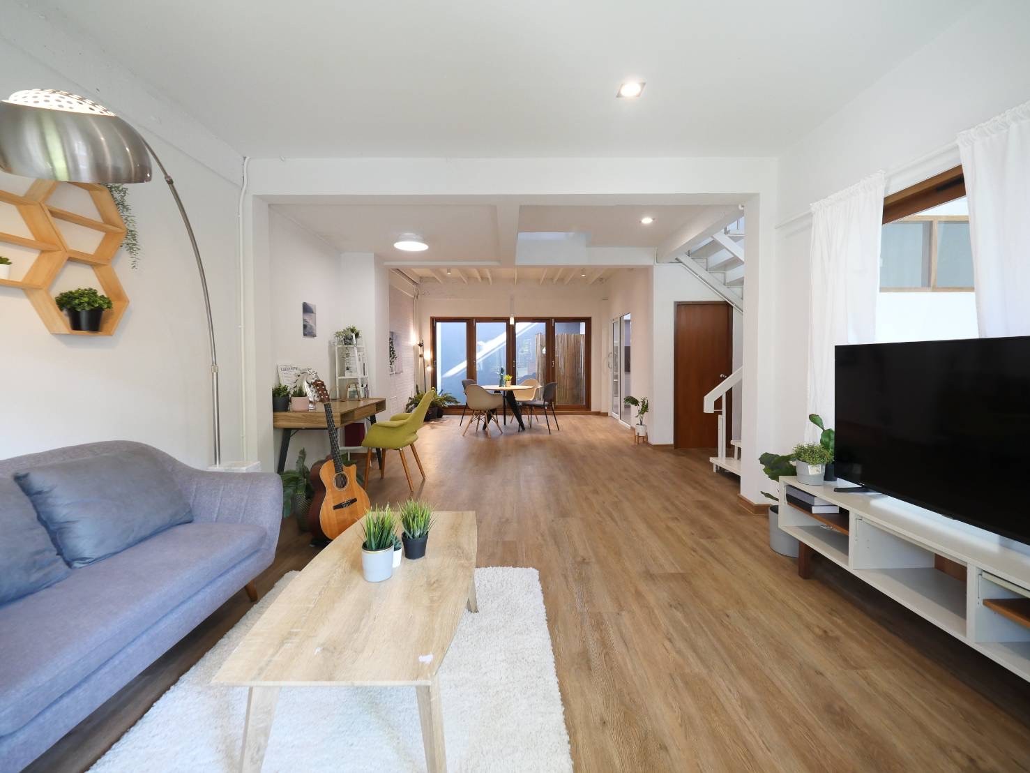 For RentTownhomeRama9, Petchburi, RCA : ✨ Rent Townhome 2 floors, 3 bedrooms, decorative furniture with garden area beside the house Good location Near the Chalong Rat Expressway Ready