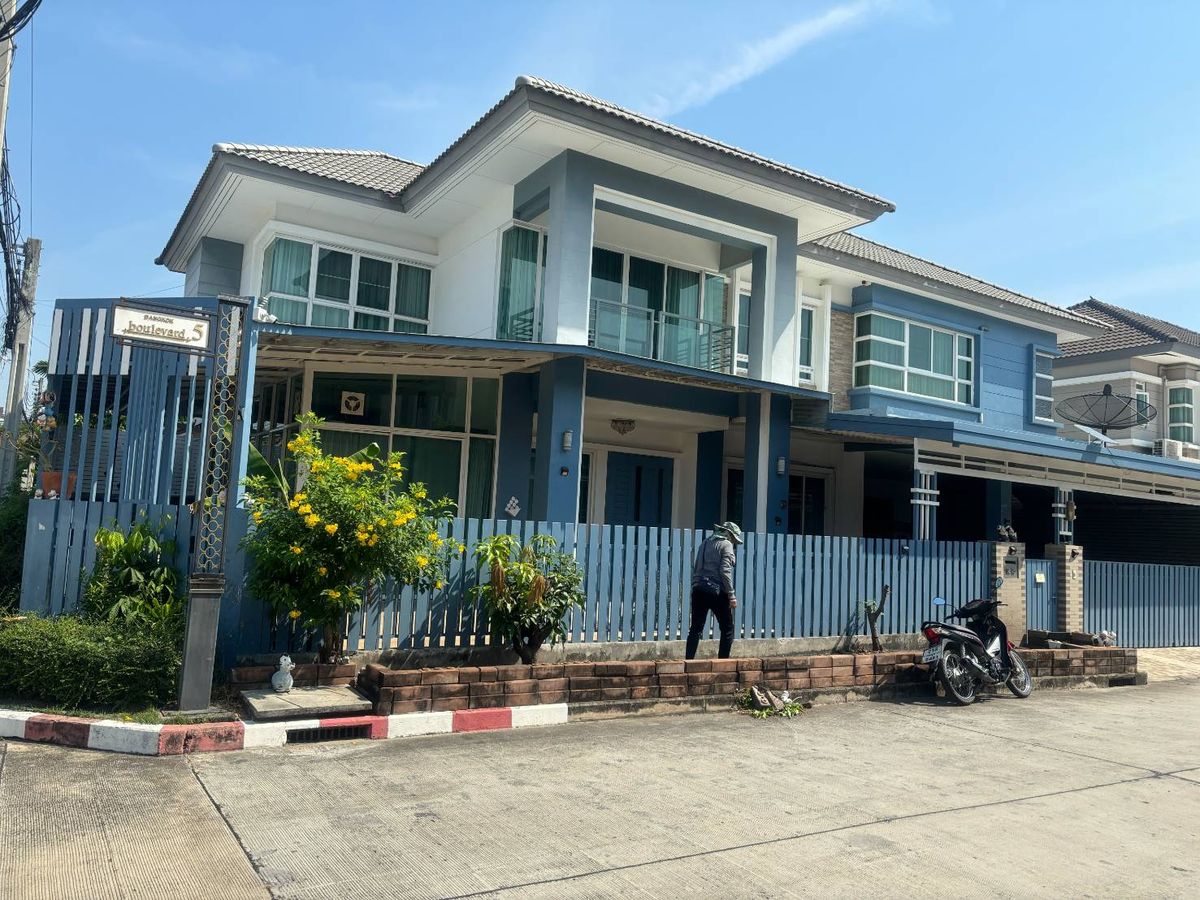 For RentHouseNawamin, Ramindra : Large 4 bedroom single house for rent near Fashion Island
