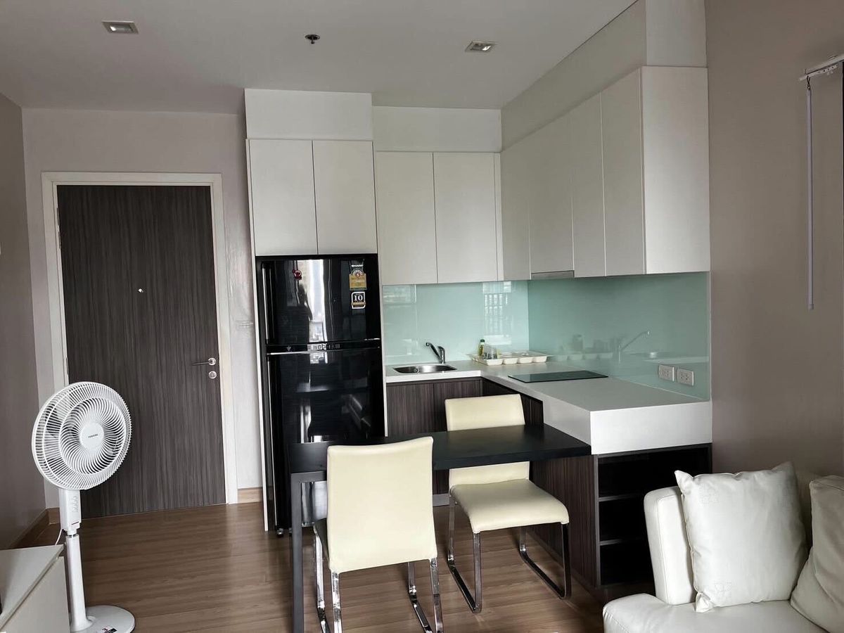 For RentCondoWongwianyai, Charoennakor : For rent ✨ Urbano Absolute Sathon - Taksin ✨ Near BTS, Thonburi, furniture and complete electrical appliances