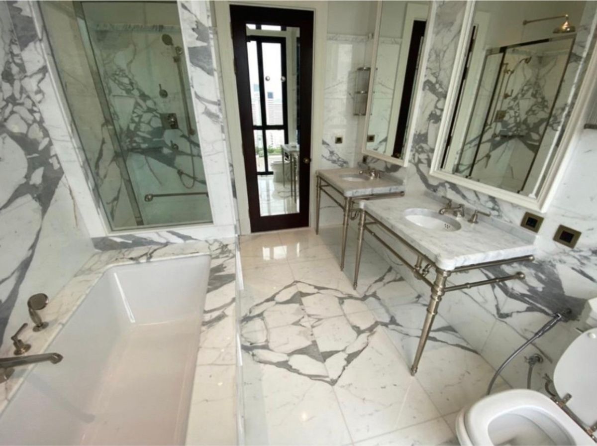 CondoWitthayu, Chidlom, Langsuan, Ploenchit : • 𝐒𝐚𝐥𝐞/𝐑𝐞𝐧𝐭 • 𝟗𝟖 𝐖𝐢𝐫𝐞𝐥𝐞𝐬𝐬 • 𝟐 𝐁𝐞𝐝 𝟐 𝟐 • 𝟗𝟐 𝐒𝐪𝐦. • 𝟑𝟎𝟎, 𝟎𝟎𝟎 • 𝐅𝐮𝐥𝐥𝐲-𝐅𝐮𝐫𝐧𝐢𝐬𝐡𝐞𝐝 𝐈𝐃 𝐈𝐃: 𝐕𝐚𝐬𝐬𝐢𝐥𝐲