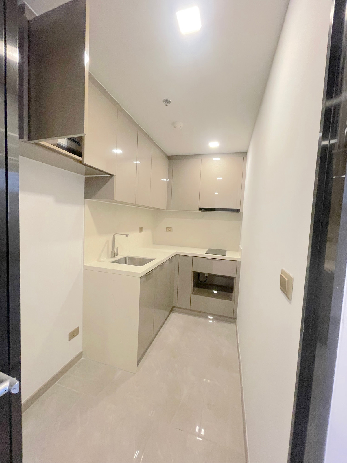 ขายคอนโดพระราม 9 เพชรบุรีตัดใหม่ RCA : 🔥 ด่วนที่สุด One 9 Five  มีหลายห้อง เลเอาท์สวยมาก ราคาถูกกว่าตลาดอย่างแน่นอน มีหลายห้องให้เลือก พร้อมนัดชมโครงการ