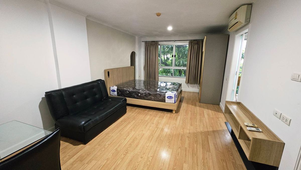 For RentCondoRamkhamhaeng, Hua Mak : Lumpini Ville Ramkhamhaeng 26, a condo near ABAC and the Sports Authority of Thailand, convenient to travel, minimum contract, 1 year rental