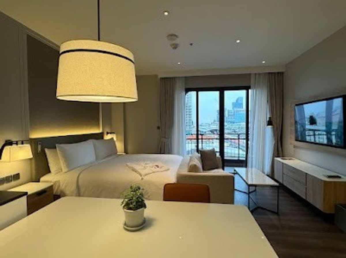 For RentCondoSukhumvit, Asoke, Thonglor : 🔥 Condo for rent 1 bedroom, complete furniture, beautiful decoration, wide balcony, convenient to travel, near BTS Phrom Phong, Thonglor Ready