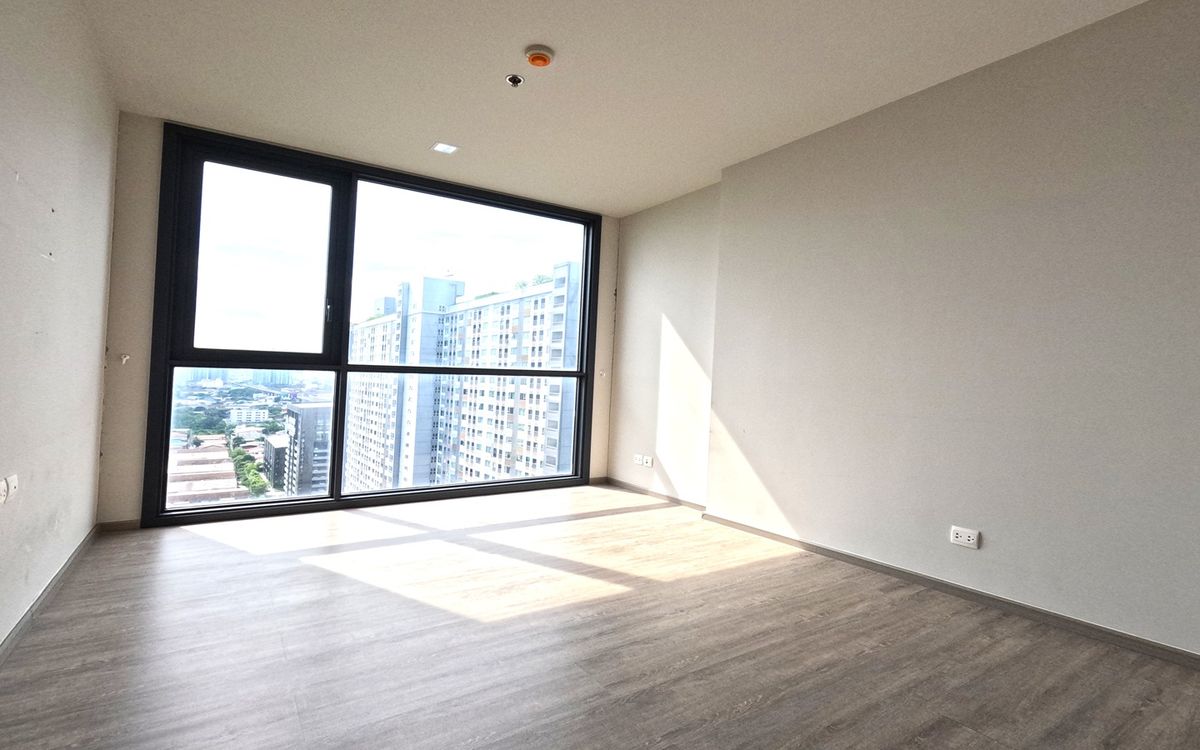 ขายคอนโดบางซื่อ วงศ์สว่าง เตาปูน : ขายคอนโด The Line วงศ์สว่าง ชั้นสูง วิวสวย พร้อมส่วนกลางครบ  ราคาต่ำกว่าตลาด! ใกล้ MRT วงศ์สว่าง เหมาะซื้ออยู่เองหรือลงทุน