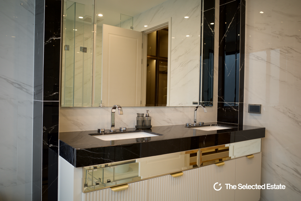 HousePattanakan, Srinakarin : 📍Sale & Amp; Ret: 5 Bedrooms | 6 Bathrooms - 705 SQM | 120 SQ.WA: RENT 800,000 THB/Month - Sale 85 MB