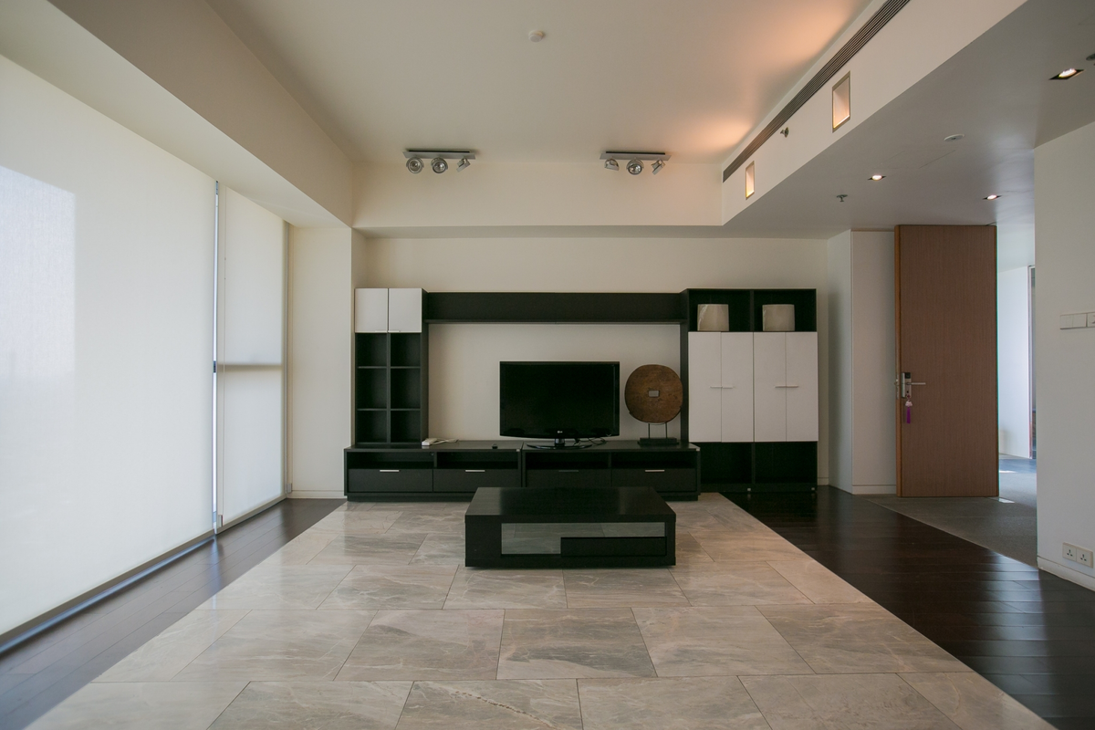 For SaleCondoThaphra, Talat Phlu, Wutthakat : For Sale The Met Sathron, 3 BED 3 Bath, 296.98 S.QM., 43 Floor, Price 38,500,000 BAHT
