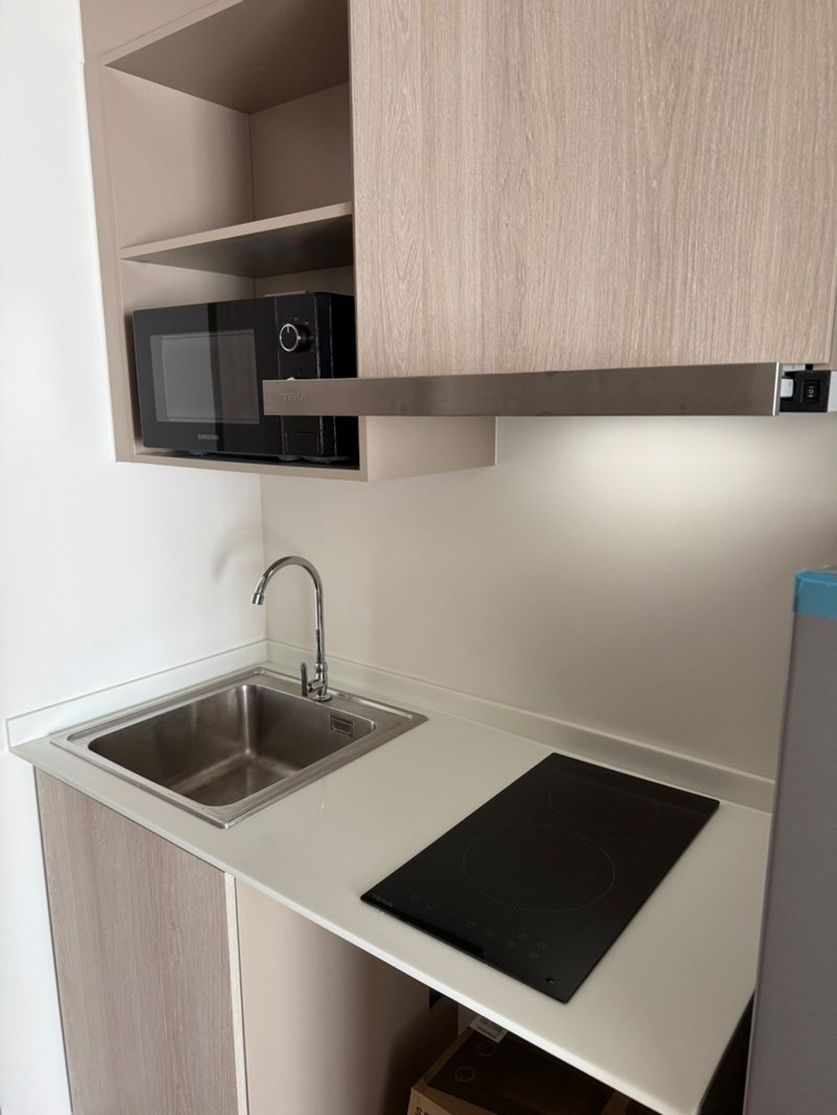 ให้เช่าคอนโดลาดกระบัง สุวรรณภูมิ : ให้เช่า คอนโด Dcondo Air #ดีคอนโดแอร์ลาดกระบัง  ห้องใหม่ เฟอร์นิเจอร์ และเครื่องใช้ไฟฟ้าครบ ตึก A ชั้น 5 ขนาด 25 ตารางเมตร ตกแต่งสวย ทิศใต้ แดดไม่ร้อน วิวธรรมชาติ