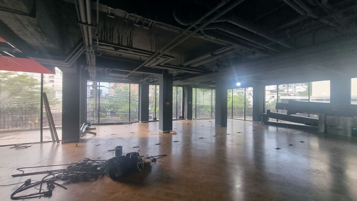 For RentRetail SpaceSukhumvit, Asoke, Thonglor : BTS Phrom Phong, rent a large area of ​​767.32 square meters, 750 baht per square meter