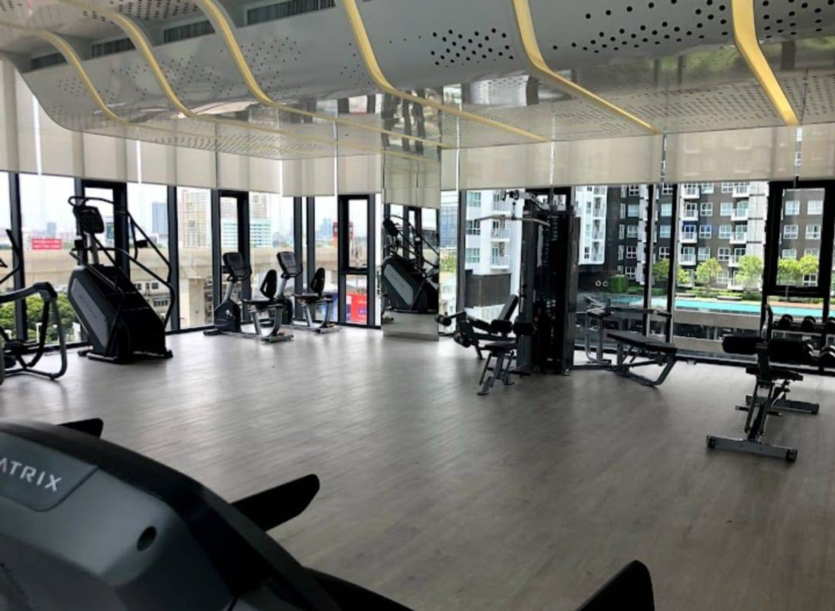 ขายคอนโดบางซื่อ วงศ์สว่าง เตาปูน : ขายคอนโด The Line วงศ์สว่าง ชั้นสูง วิวสวย พร้อมส่วนกลางครบ  ราคาต่ำกว่าตลาด! ใกล้ MRT วงศ์สว่าง เหมาะซื้ออยู่เองหรือลงทุน