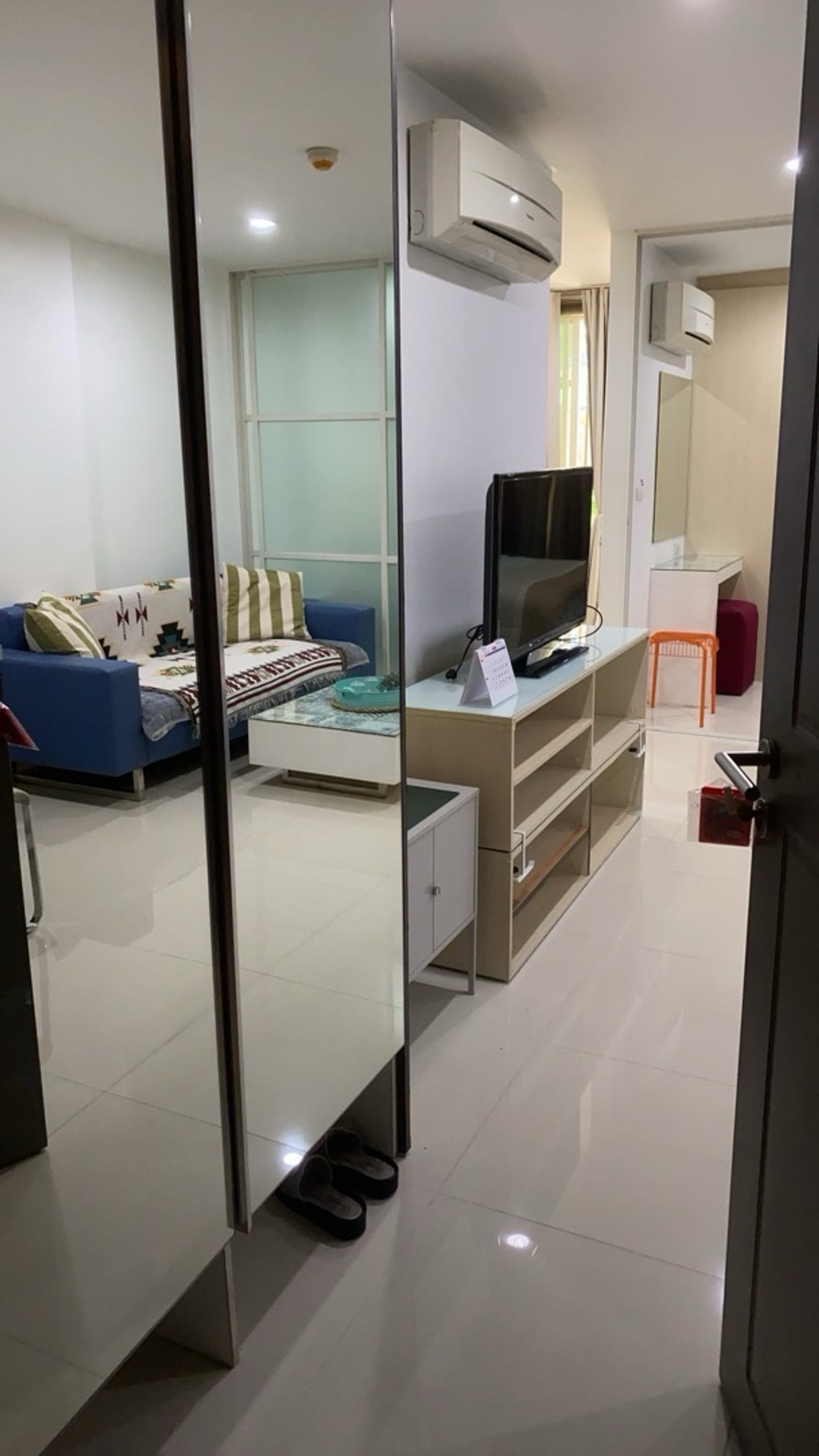 ให้เช่าคอนโดพัฒนาการ ศรีนครินทร์ : 🚩9,000.-Newค่ะ ห้องพร้อมอยู่ Element Srinakarin  1 น 1 น้ำ ขนาด 30 ตร.ม.  ห้องสวย อยู่สบาย  มีเครื่องซักผ้า   ติดต่อป้าแหม่ม Tel/Line : 0992982923 Jim3/1/15