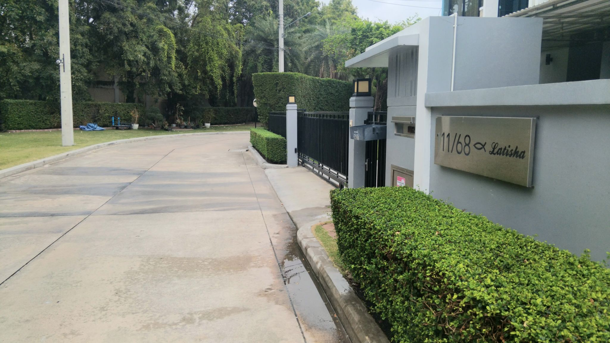 ขายบ้านพระราม 2 บางขุนเทียน : ขายบ้าน The Grand Rama 2 เนื้อที่ 145 ตรว.#แถมระบบโซล่าร์เซลส์  ราคา 29.50 ลบ. #หัวมุม #ตกแต่งสุดหรู #โซนCourtYard พื้นที่ใช้สอย 451 ตรม.